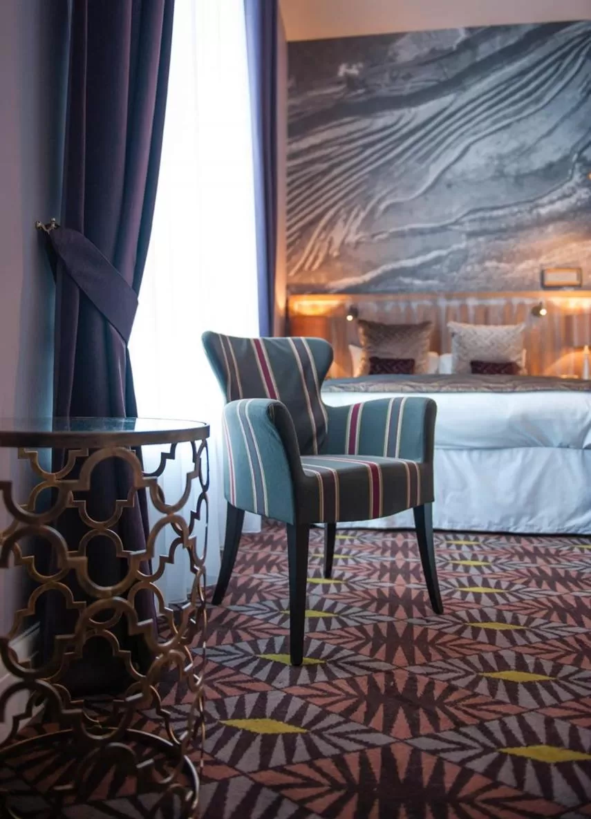 Shower, Seating Area in The Saxon Crown Wetherspoon