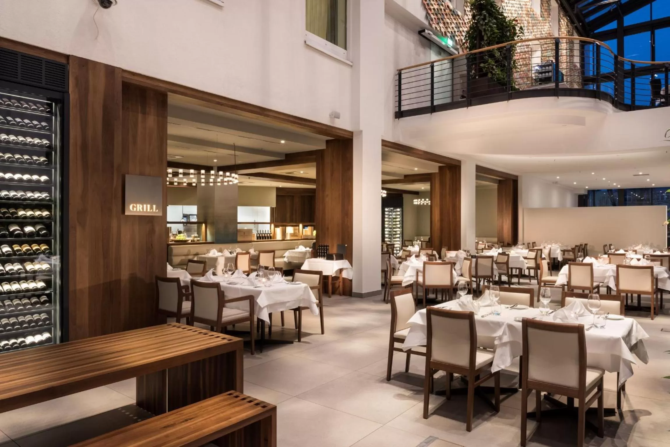 Restaurant/places to eat in Estrel Berlin