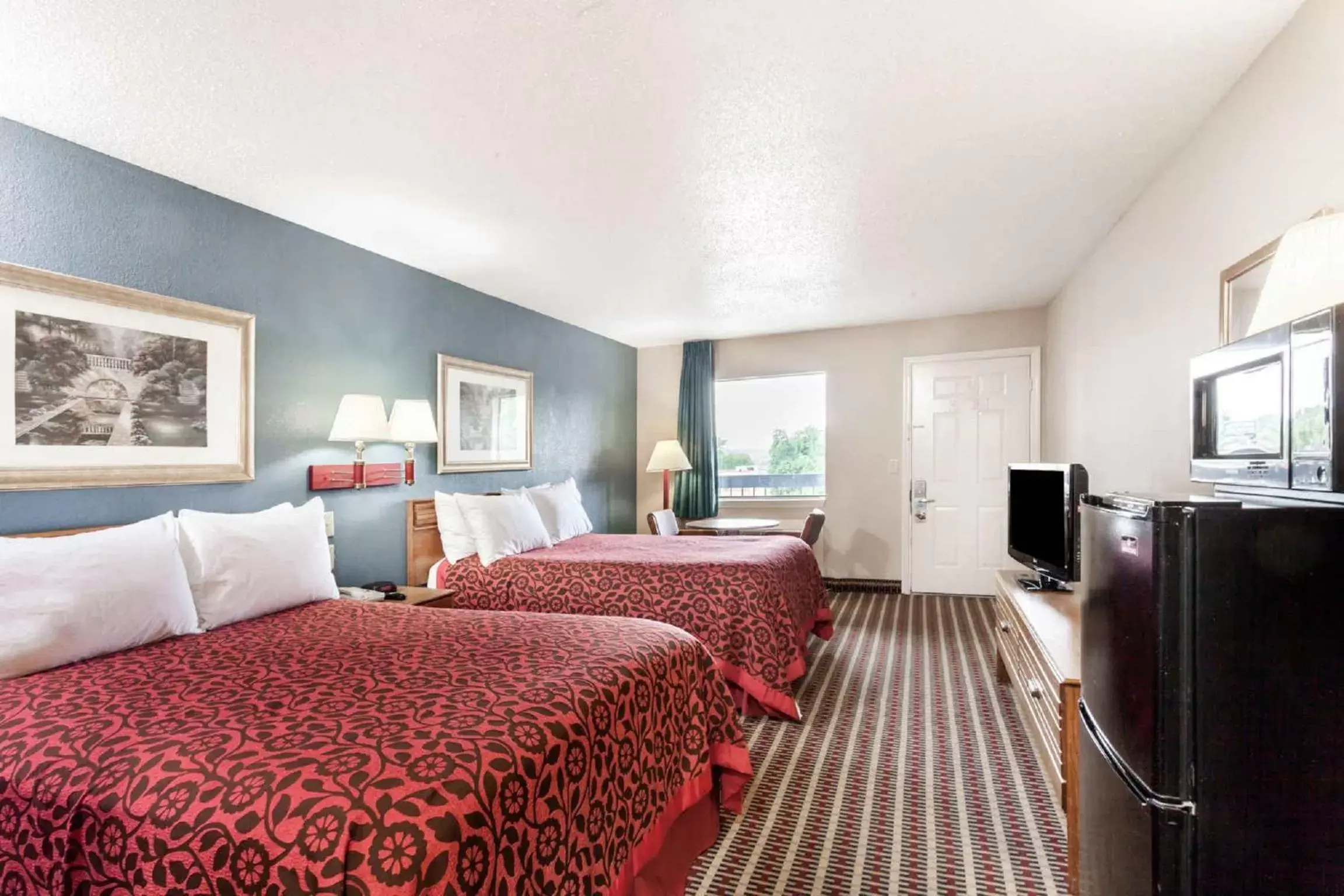 Double Room with Two Double Beds - Smoking in Days Inn by Wyndham Nashville N Opryland/Grand Ole Opry Double Room with Two Double Beds - Smoking in Days Inn by Wyndham Nashville N Opryland/Grand Ole Opry