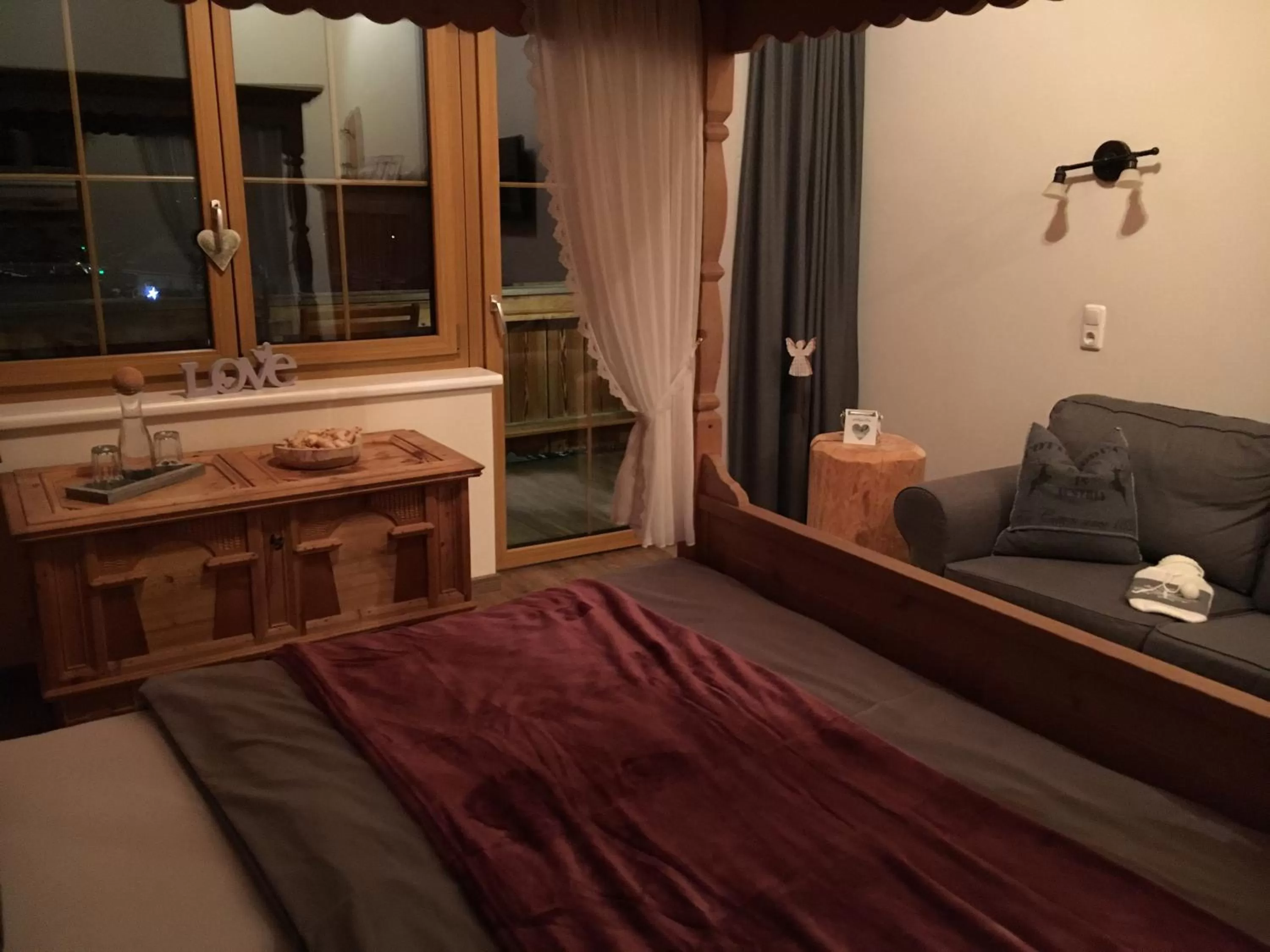 Bed in Hotel zum Urviech -Erwachsenenhotel-