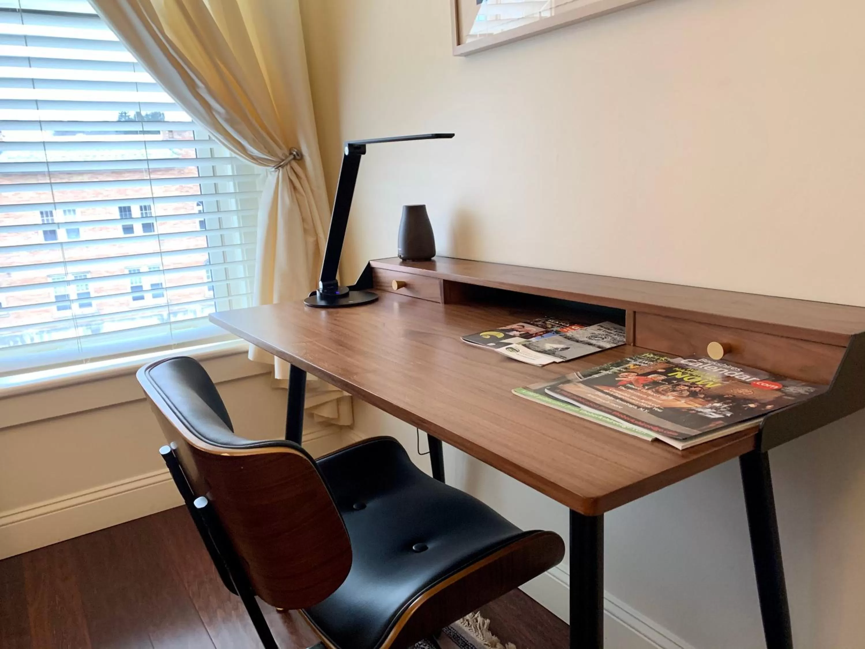 Business facilities in The Barrington