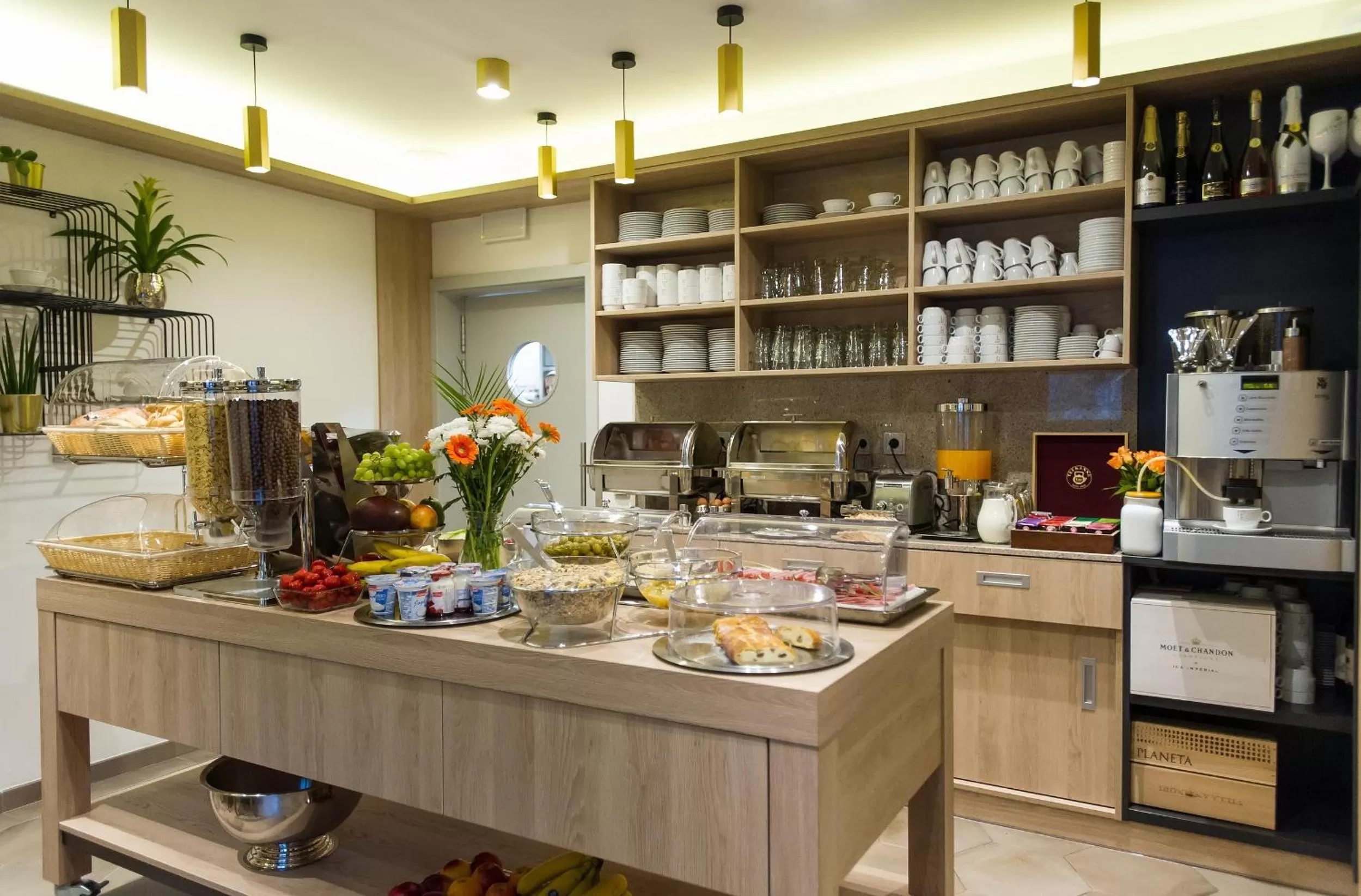 Buffet breakfast in Garni hotel Castle Bridge