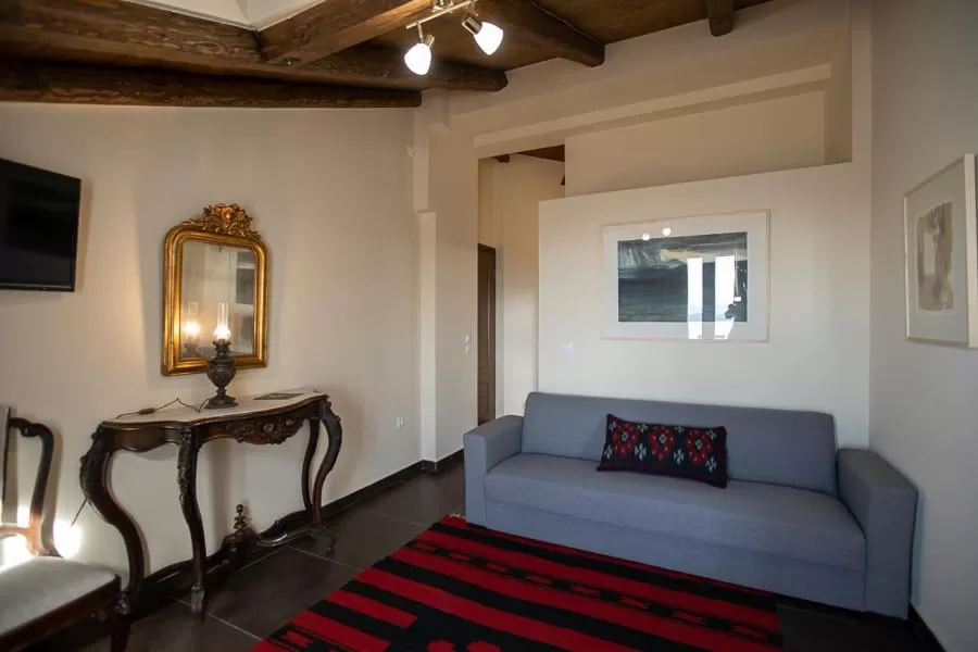 Ellinon Thea Arachova