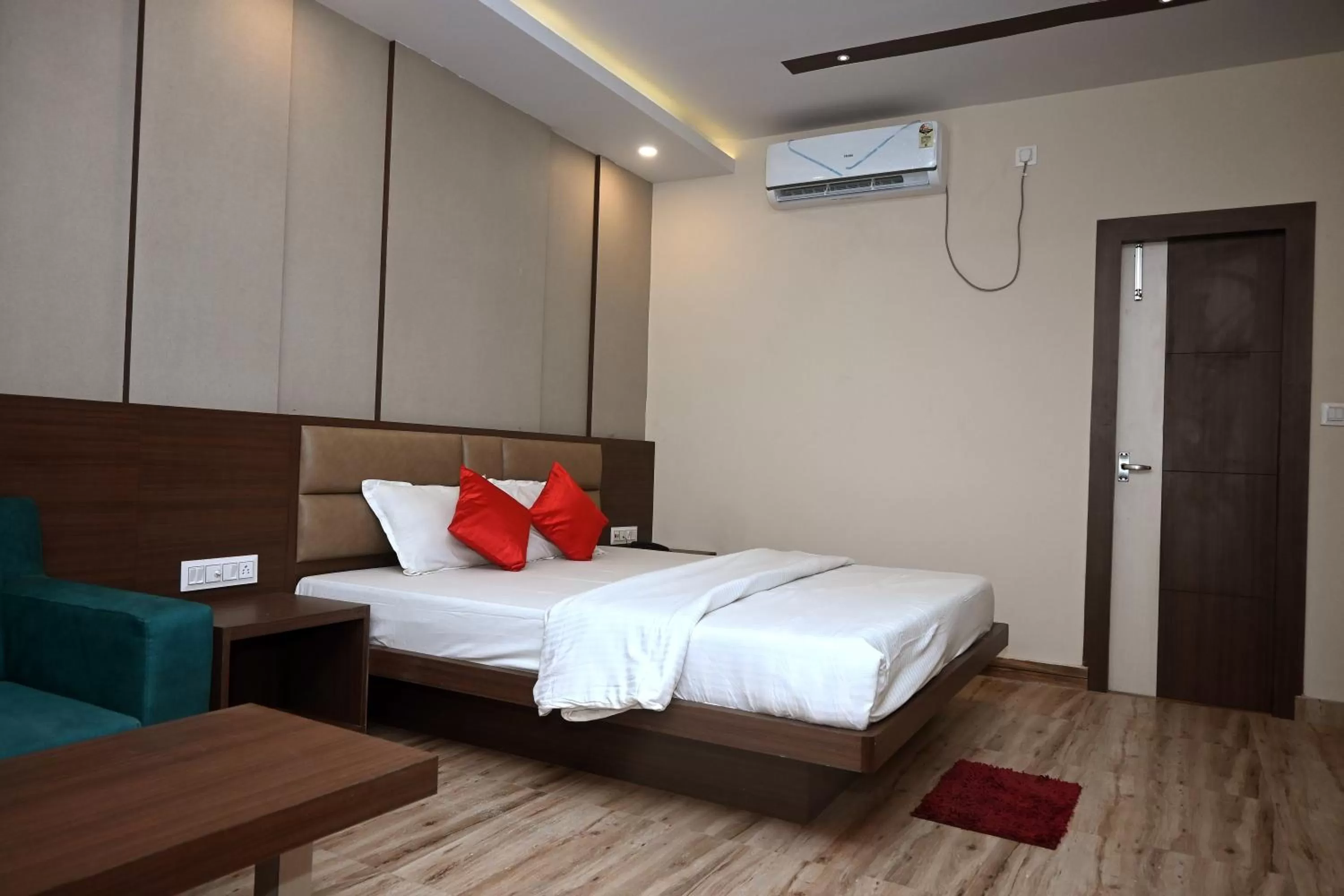 Bed in Royal Sea View