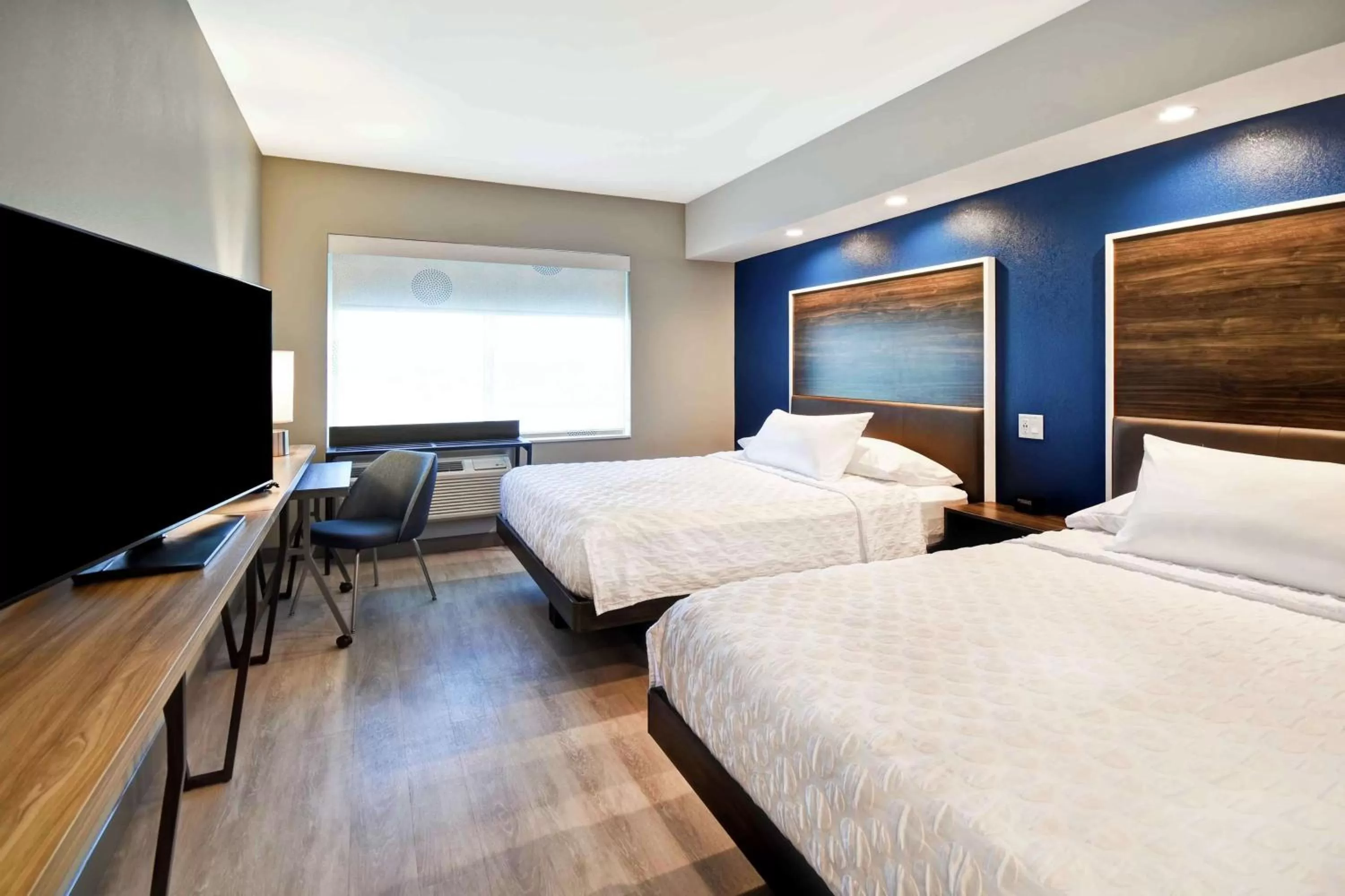 Bedroom, Bed in Tru By Hilton North Platte