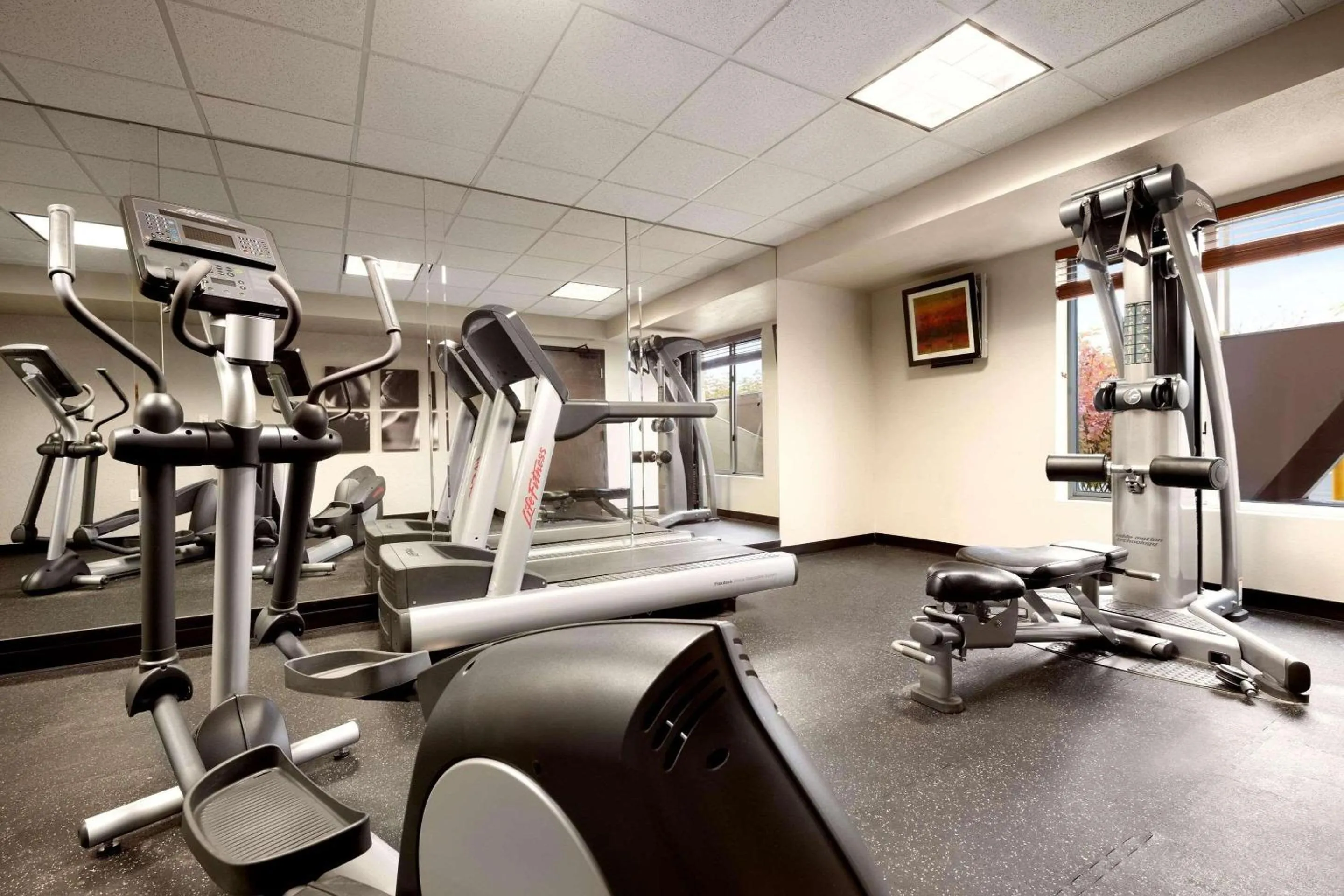 Fitness centre/facilities in Country Inn & Suites by Radisson, Dearborn, MI