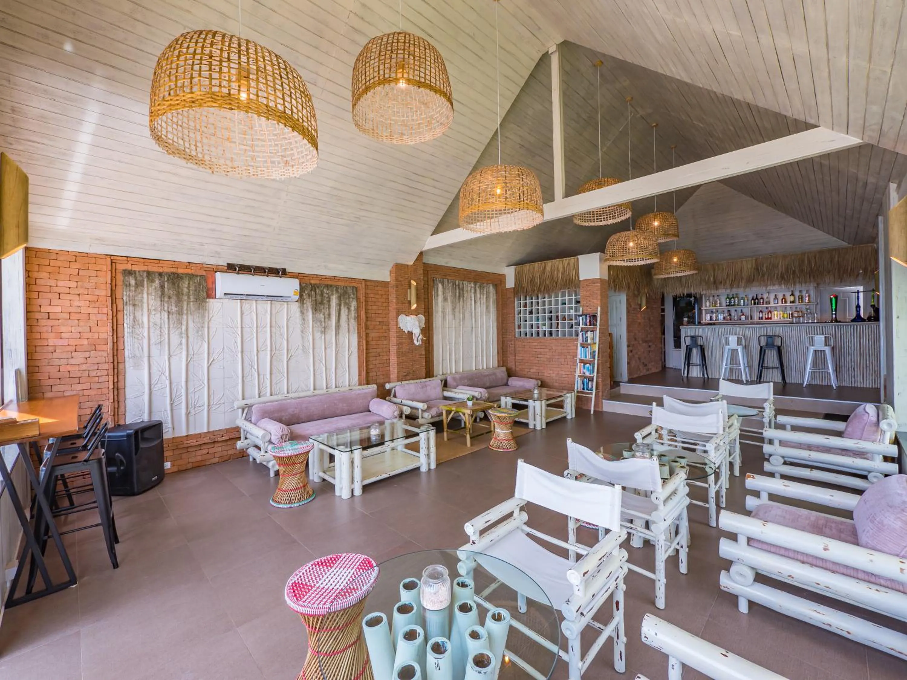 Restaurant/places to eat in Sea Valley Resort