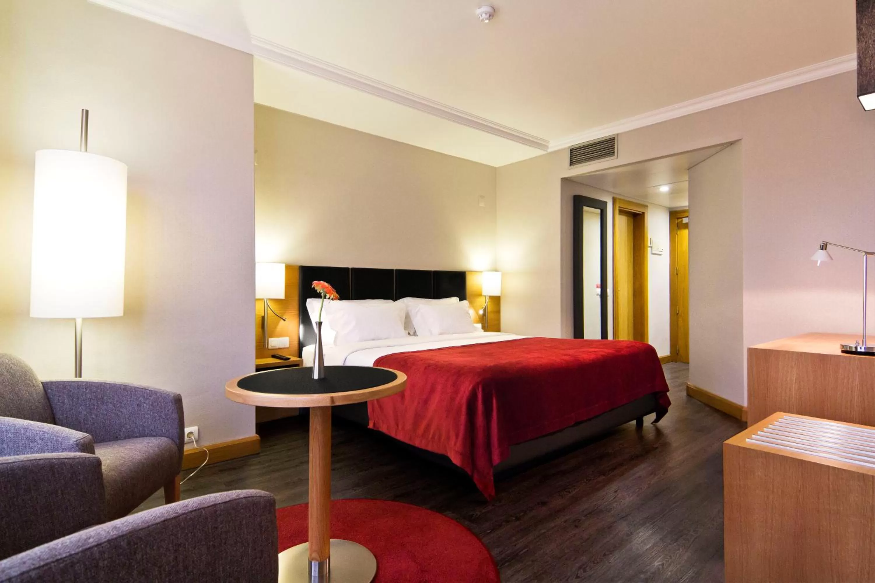 Bed in SANA Reno Hotel