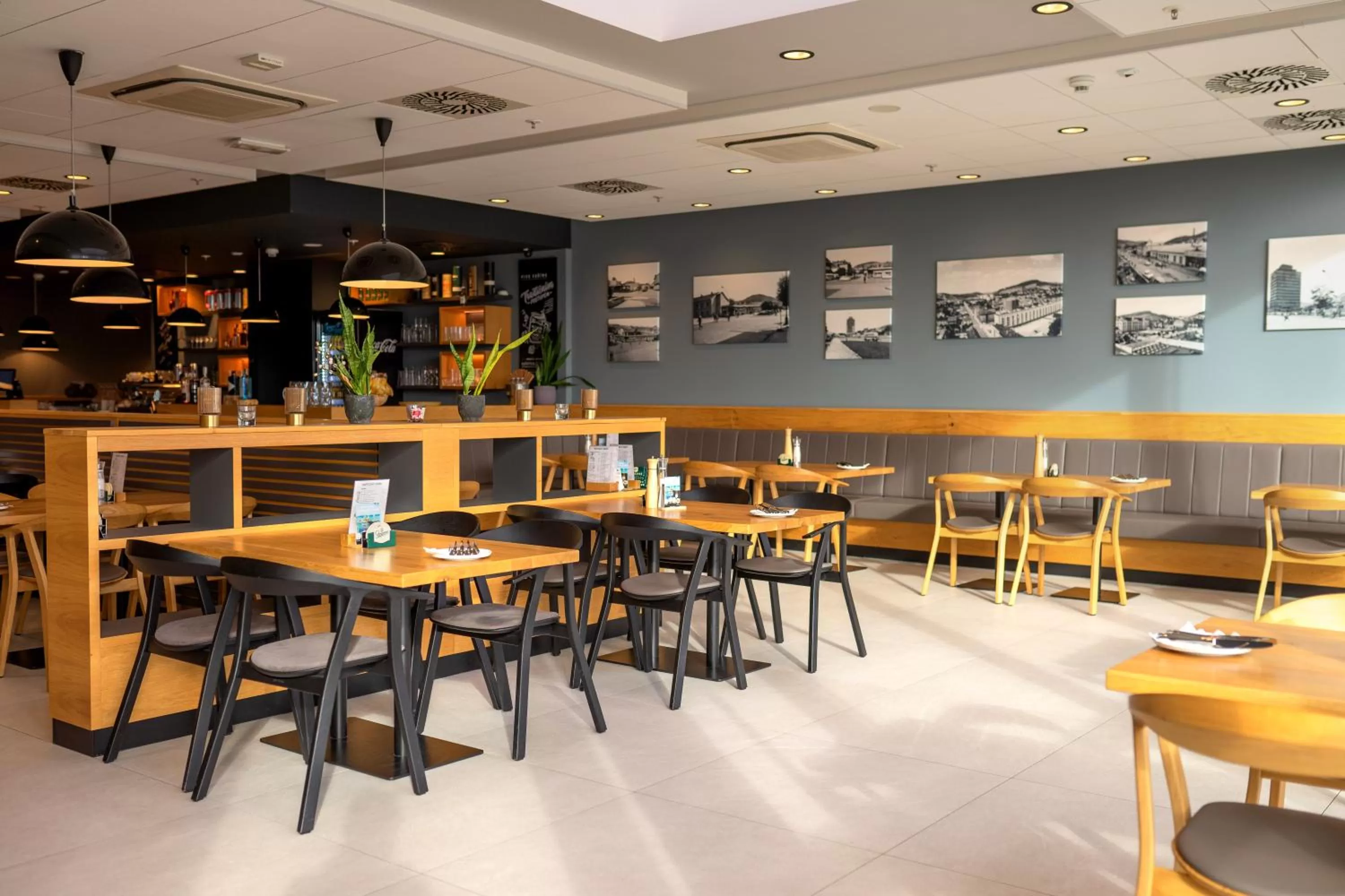 Restaurant/Places to Eat in Hotel Smetanova