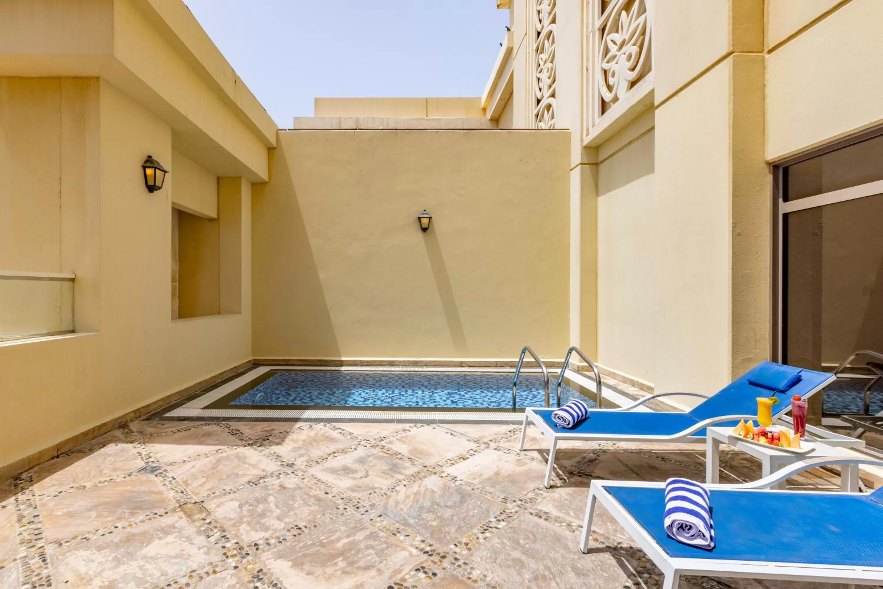 Swimming pool in Roda Amwaj Suites Jumeirah Beach Residence