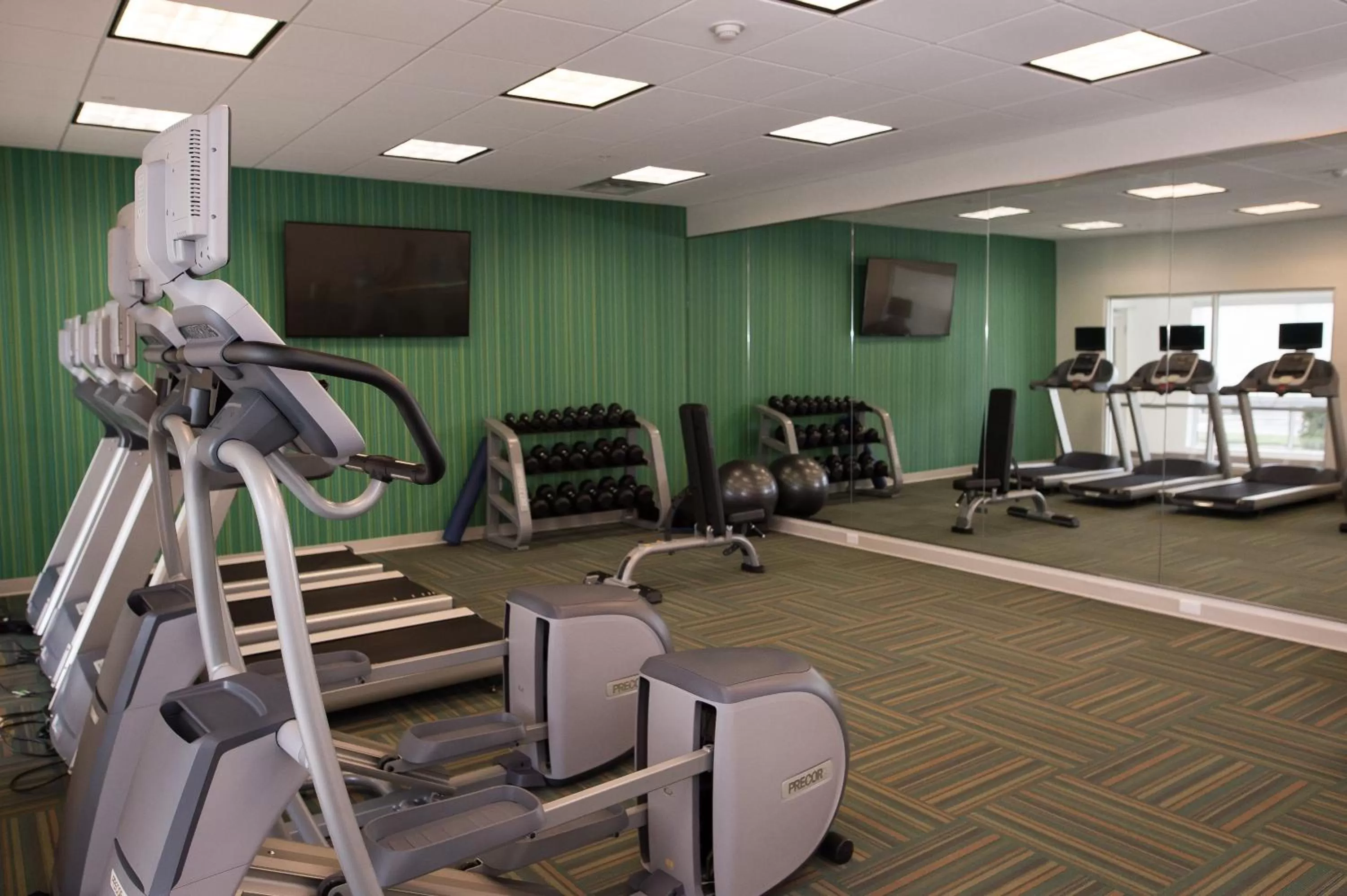 Fitness centre/facilities in Holiday Inn Express & Suites - Marietta by IHG