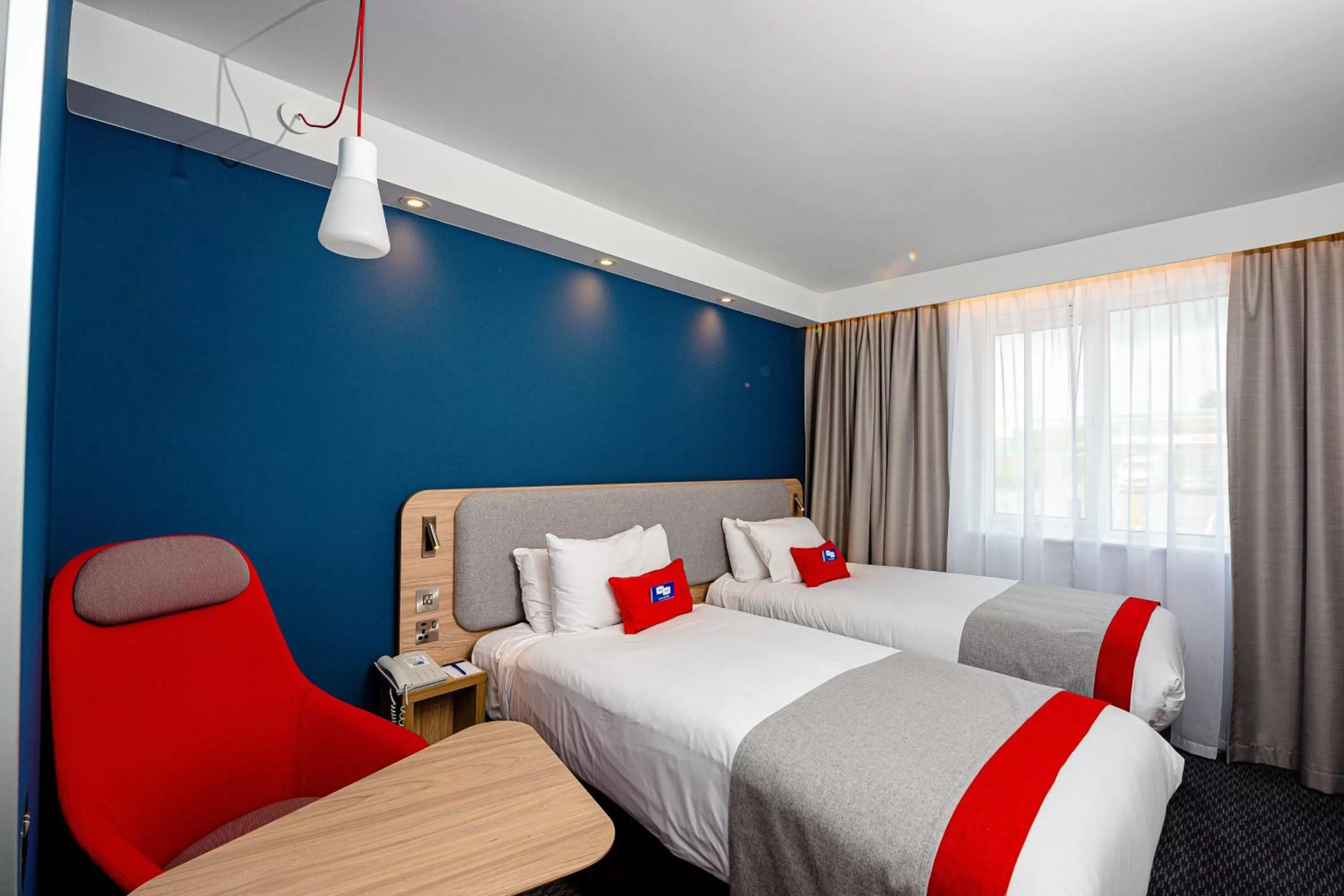 Photo of the whole room, Bed in Holiday Inn Express Canterbury by IHG