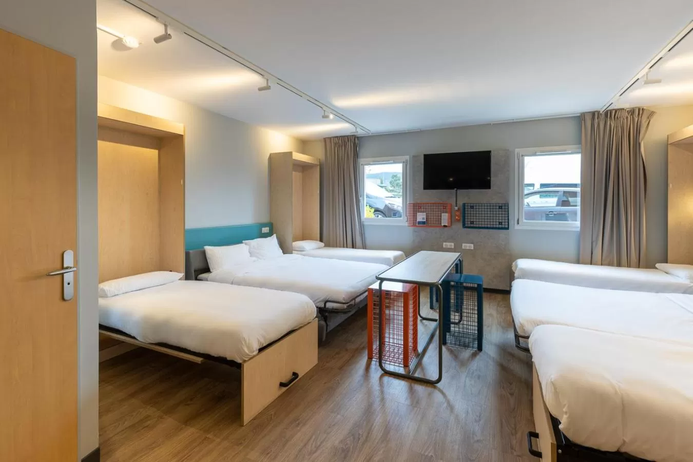 Bedroom, Bed in ibis Budget Millau Viaduc