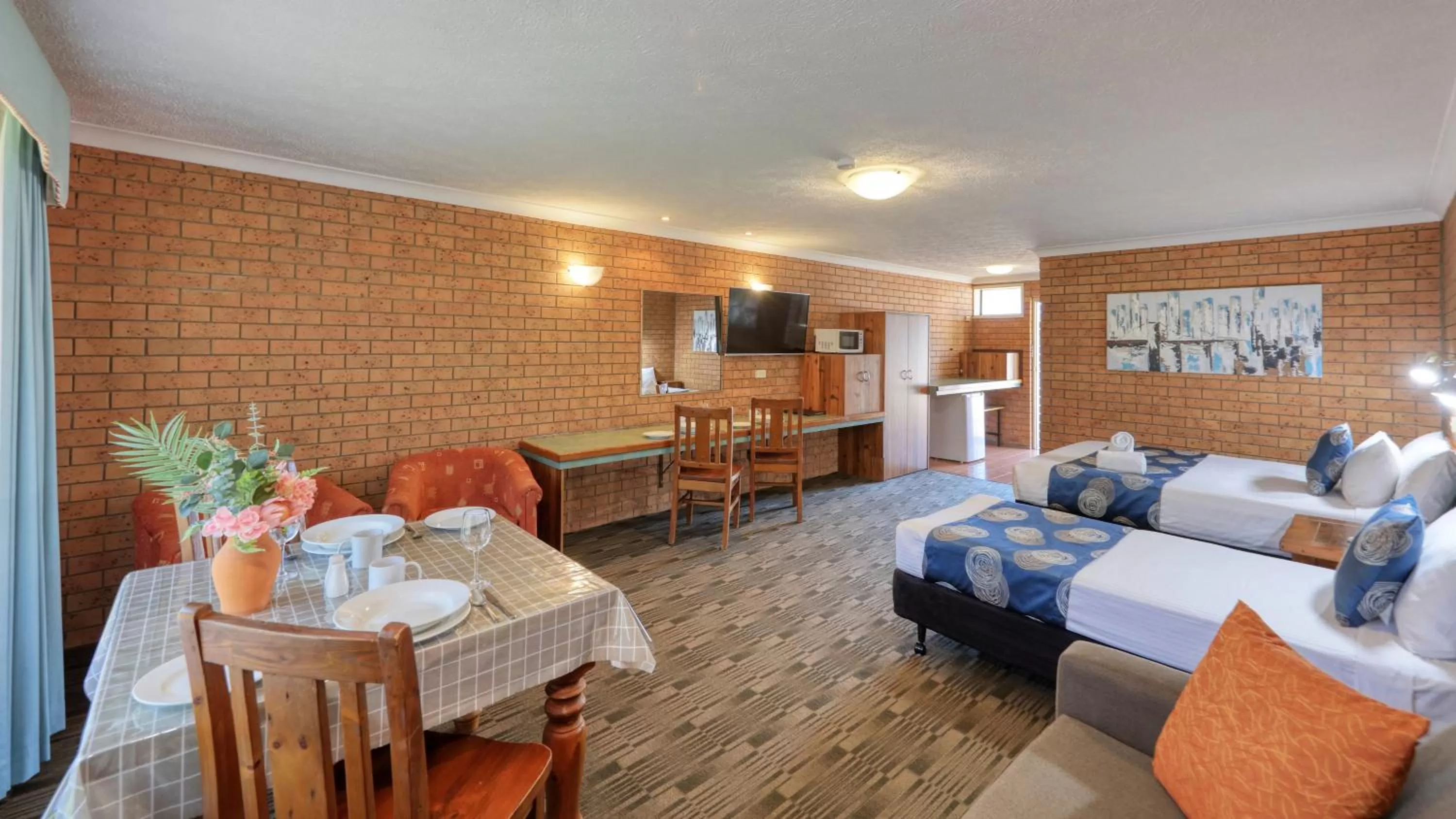 Living room in James Street Motor Inn