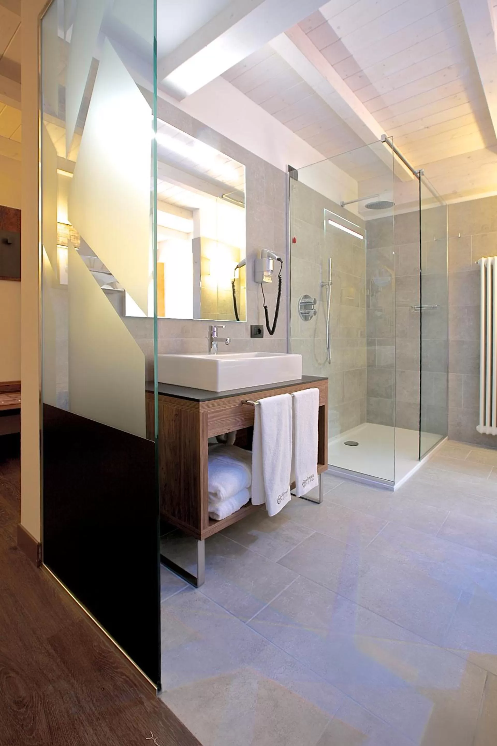 Shower in Olimpia Hotel