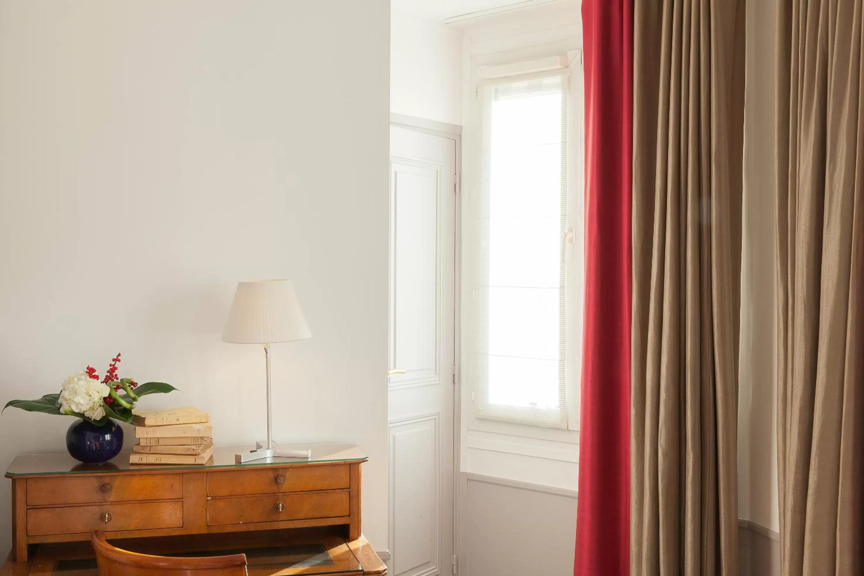 Decorative detail in Hôtel Parc Saint-Séverin - Esprit de France