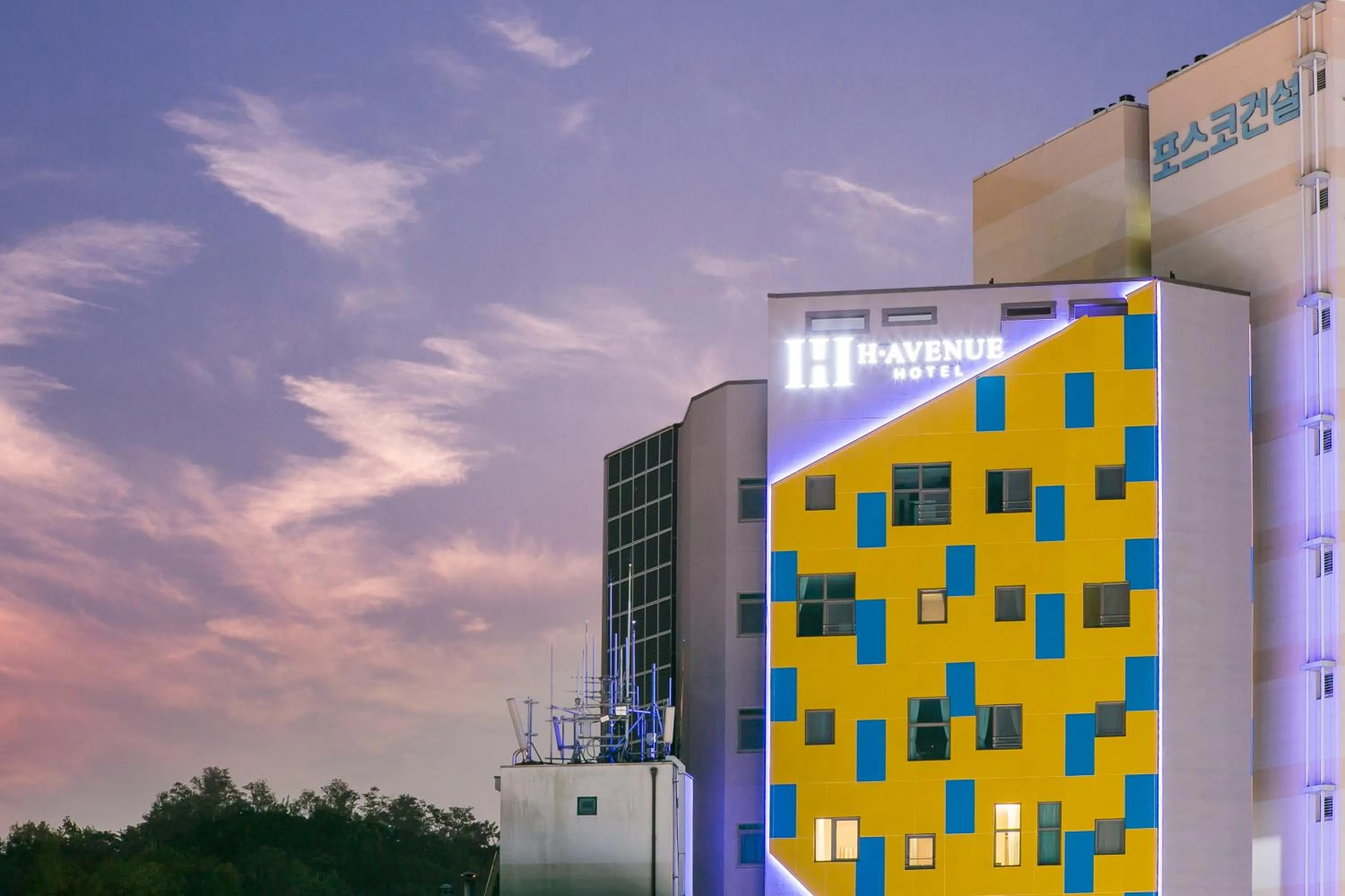 Property building in H Avenue Hotel Idae Shinchon