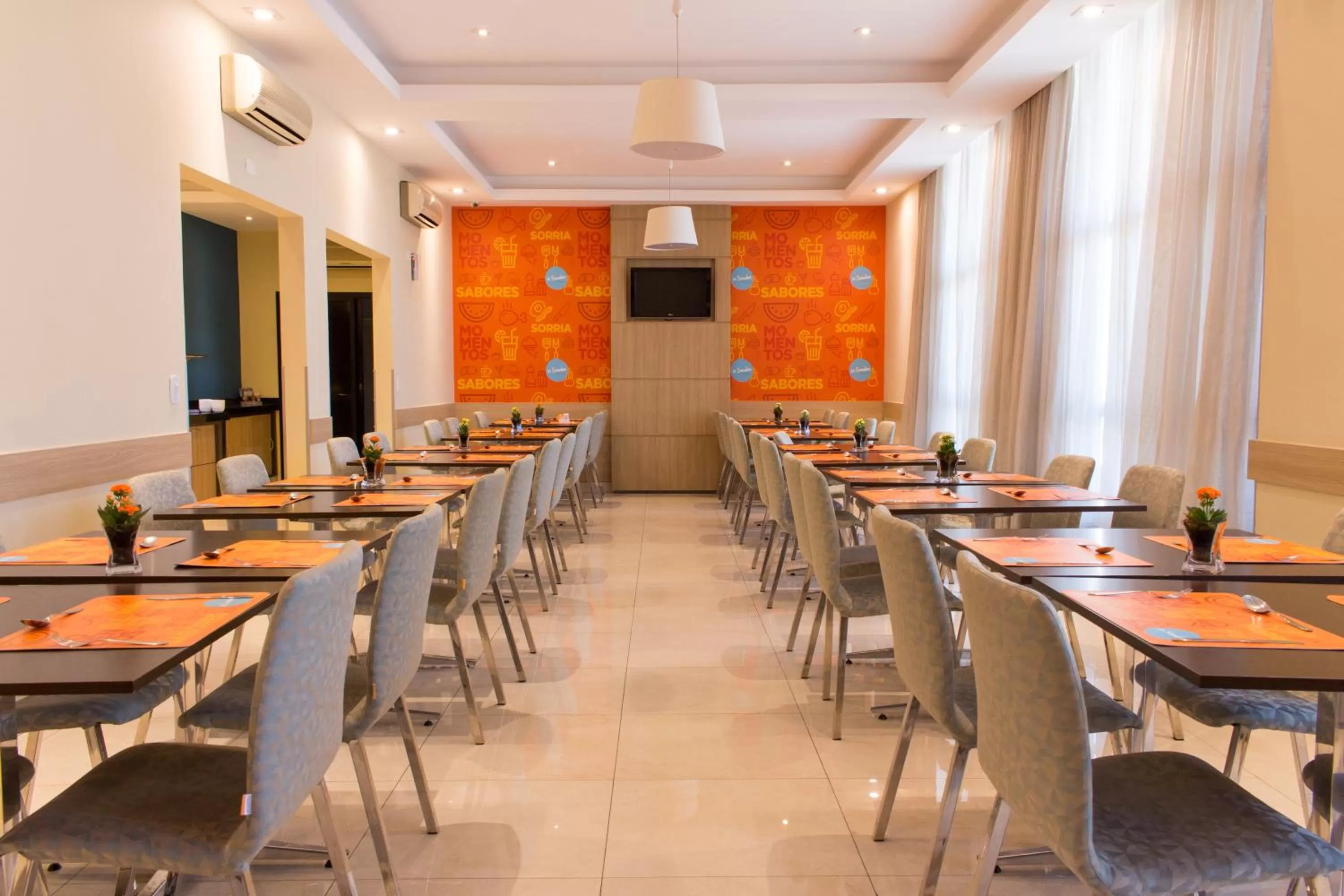 Restaurant/places to eat in Rio Hotel by Bourbon Curitiba