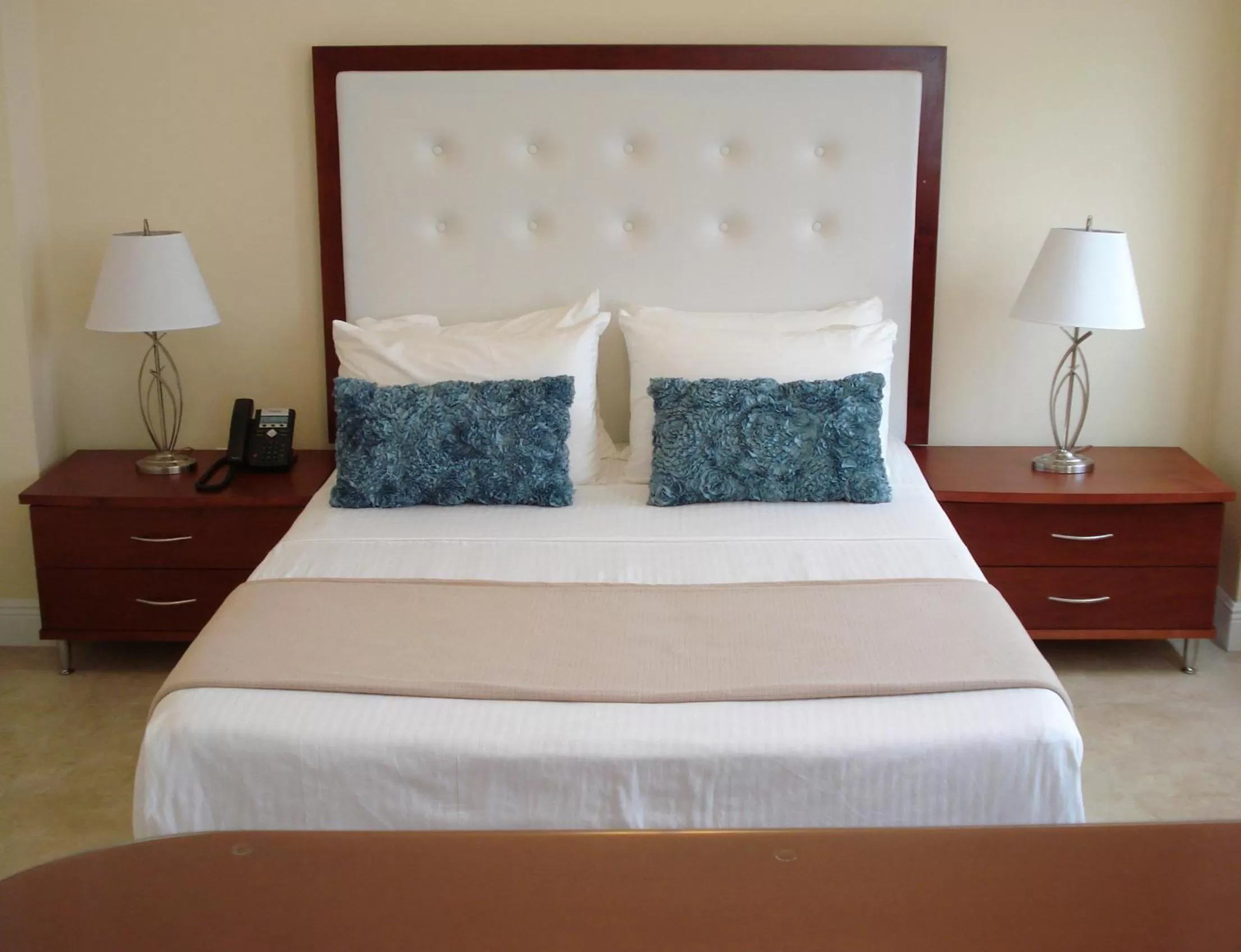 Bed in Westover Arms Hotel