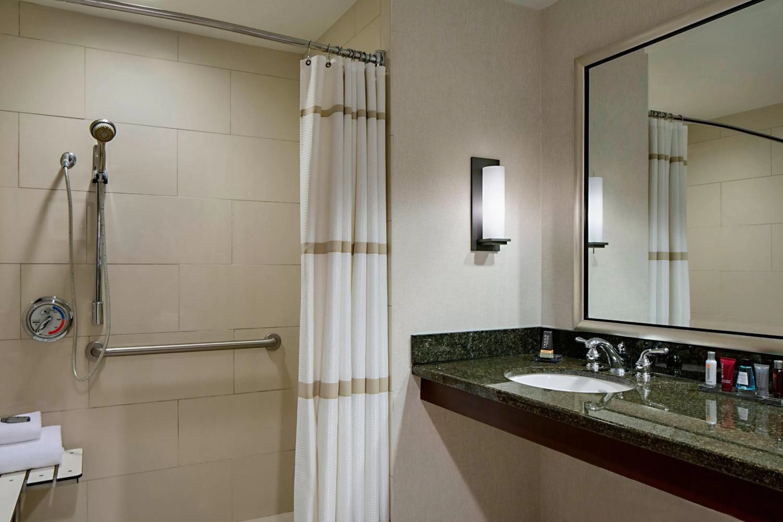 Bathroom in Houston Marriott Westchase