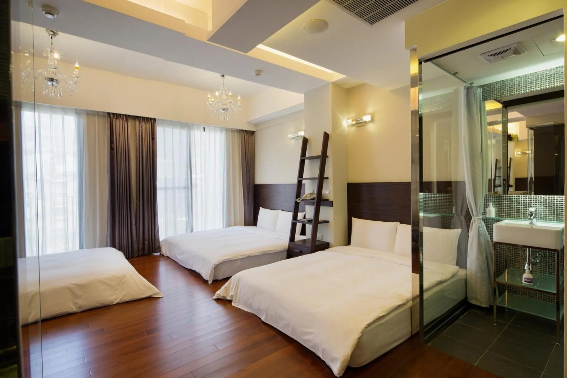 Photo of the whole room, Bed in Hotel Les Champs Hualien