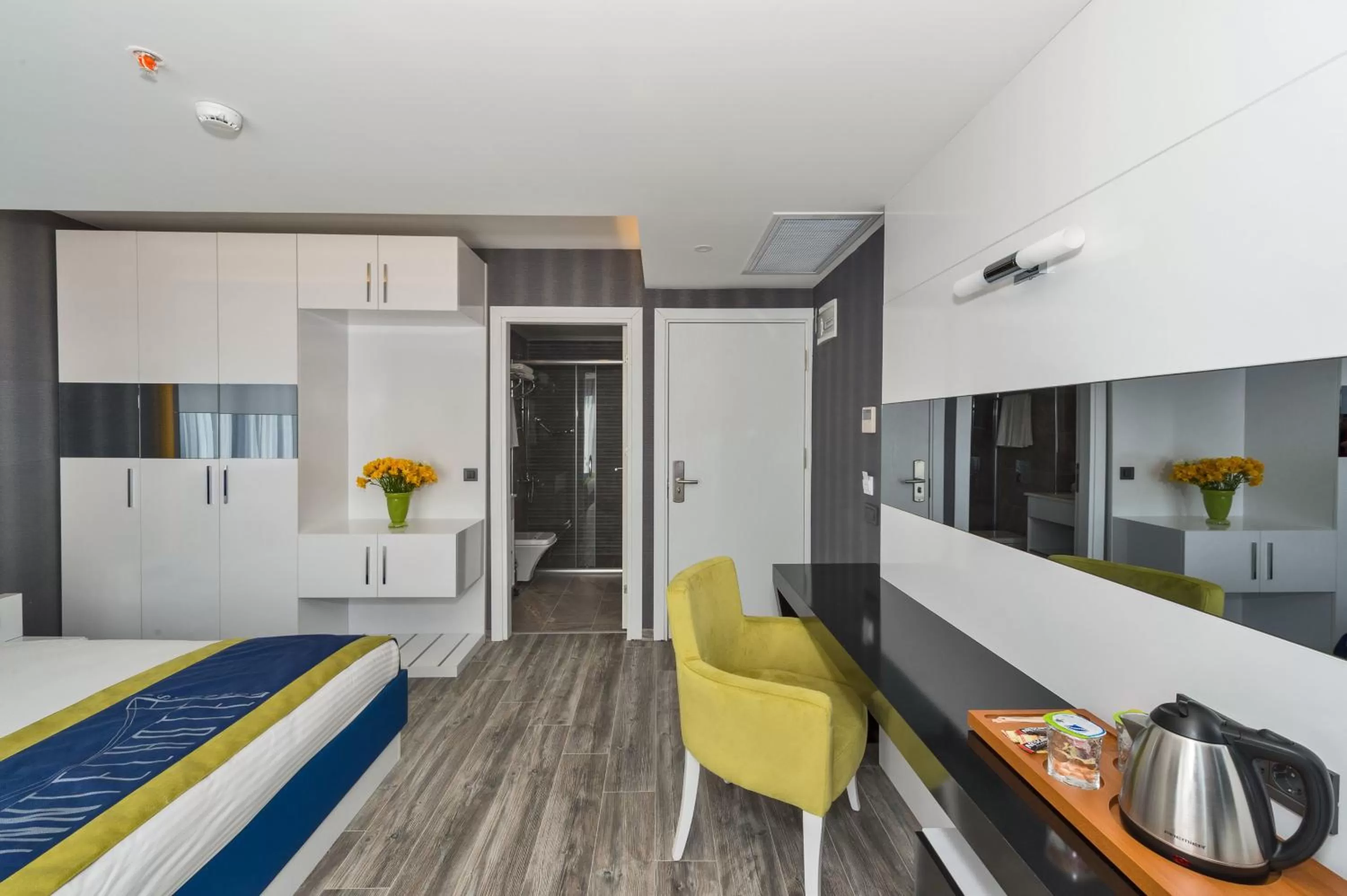 Photo of the whole room, Bed in Inntel Hotel Istanbul