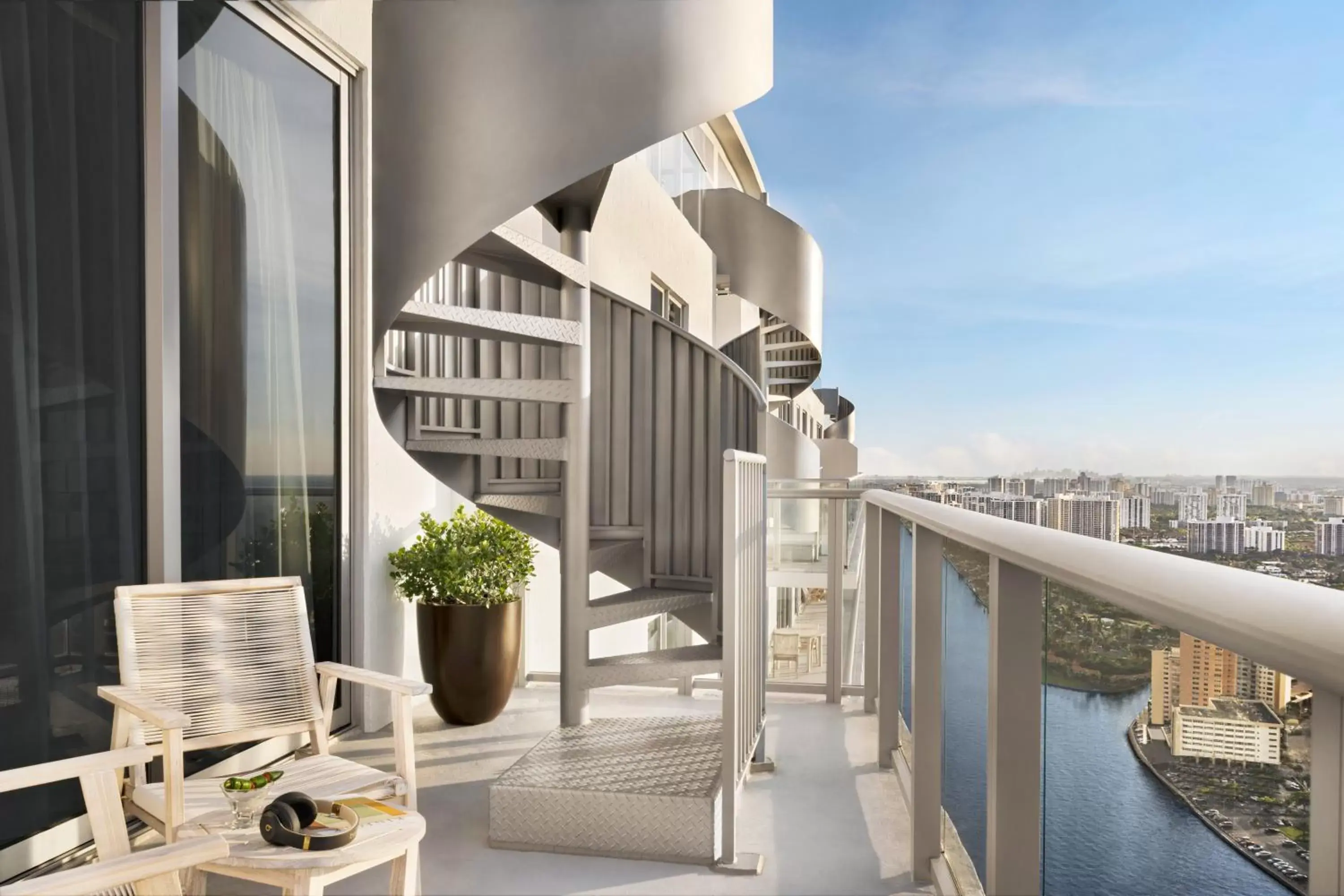 2 Bedroom Presidential Corner Suite-Panoramic with Kitchen in Hyde Beach House 2 Bedroom Presidential Corner Suite-Panoramic with Kitchen in Hyde Beach House