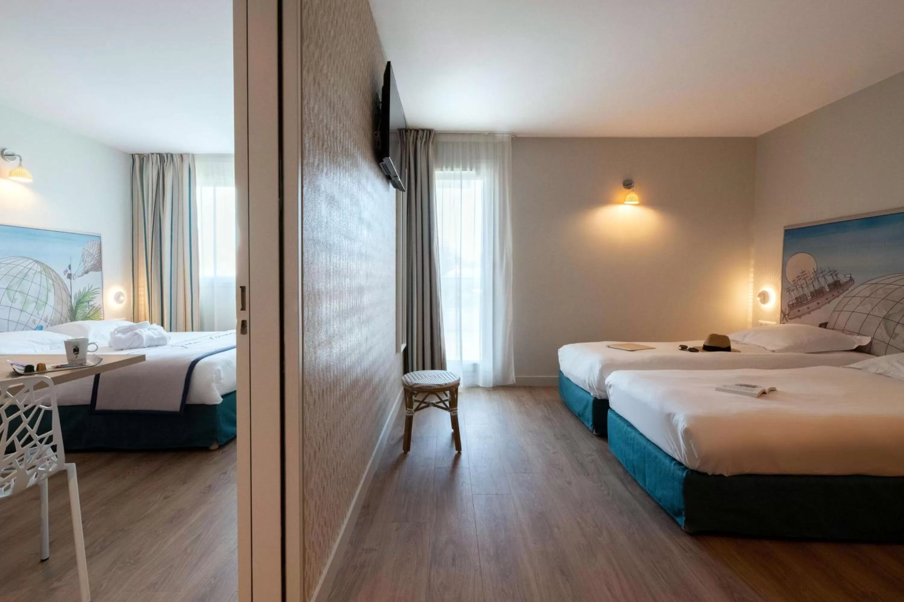 Photo of the whole room, Bed in Hôtel Jules Verne Biarritz