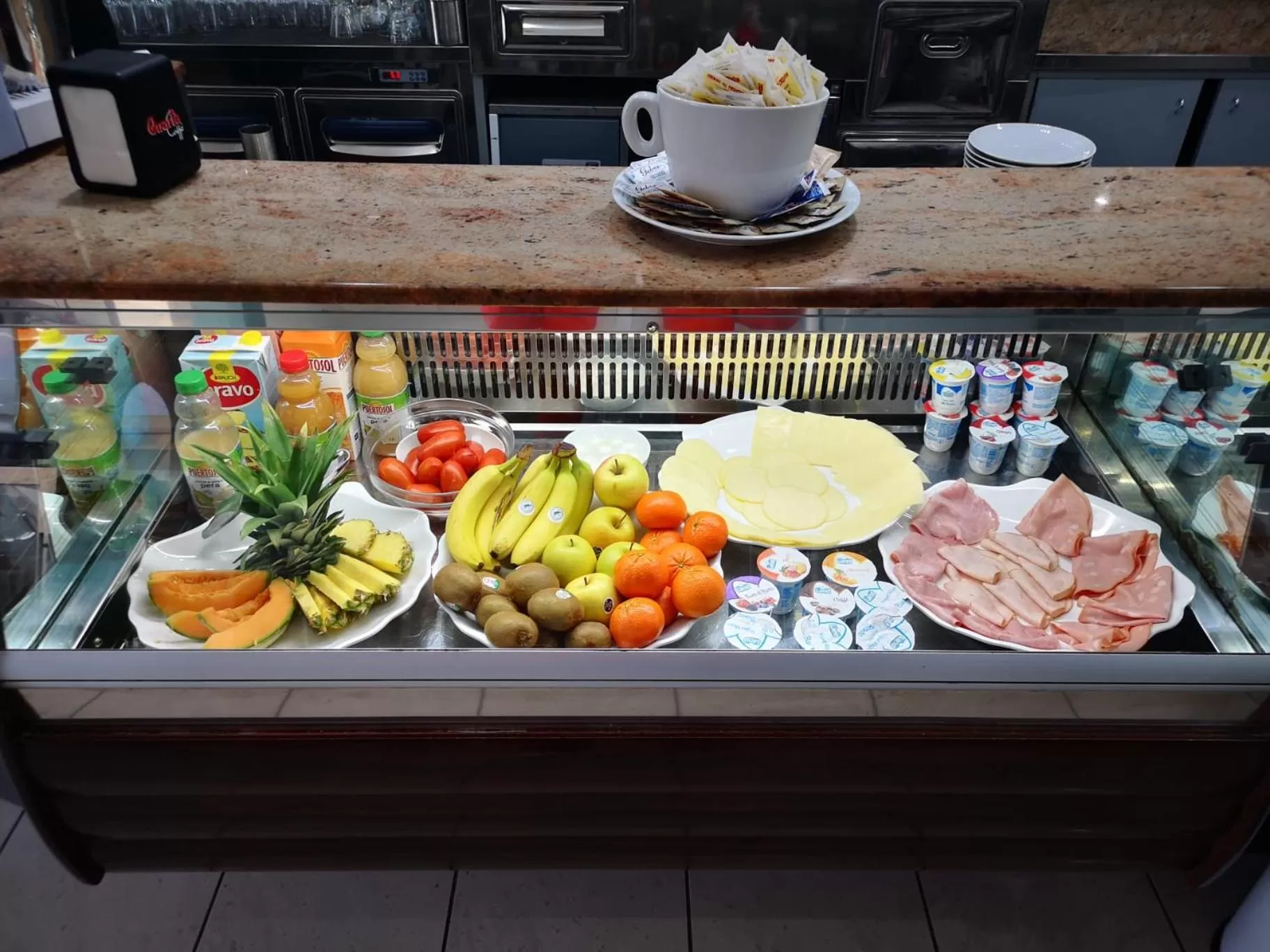 Breakfast in Hotel Profumo Di Mare