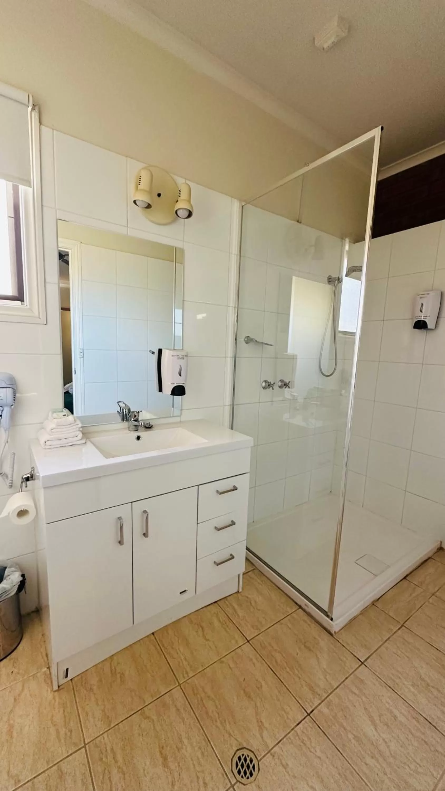 Early Australian Motor Inn