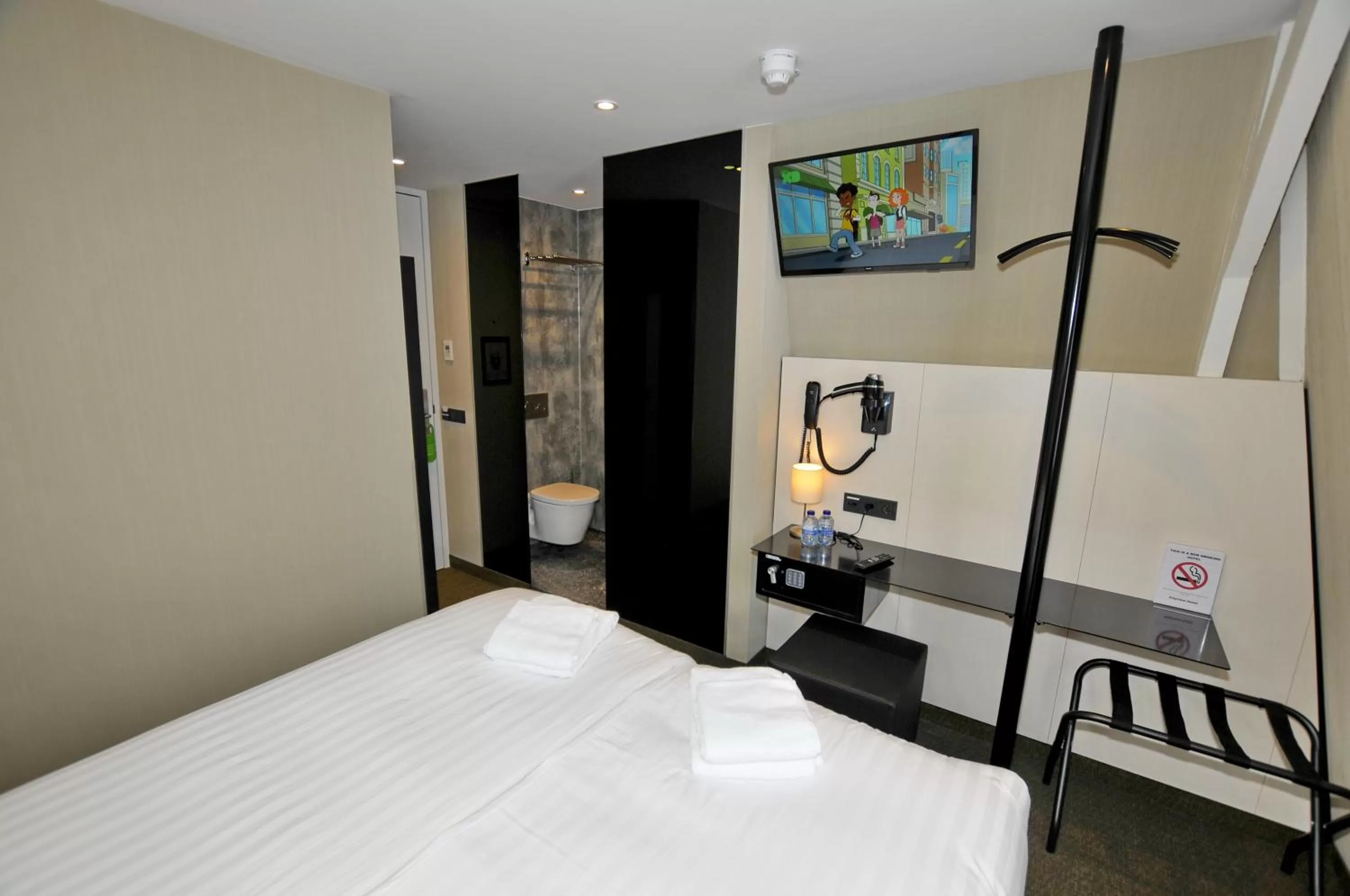 Bedroom, Bed in Cityview Hotel