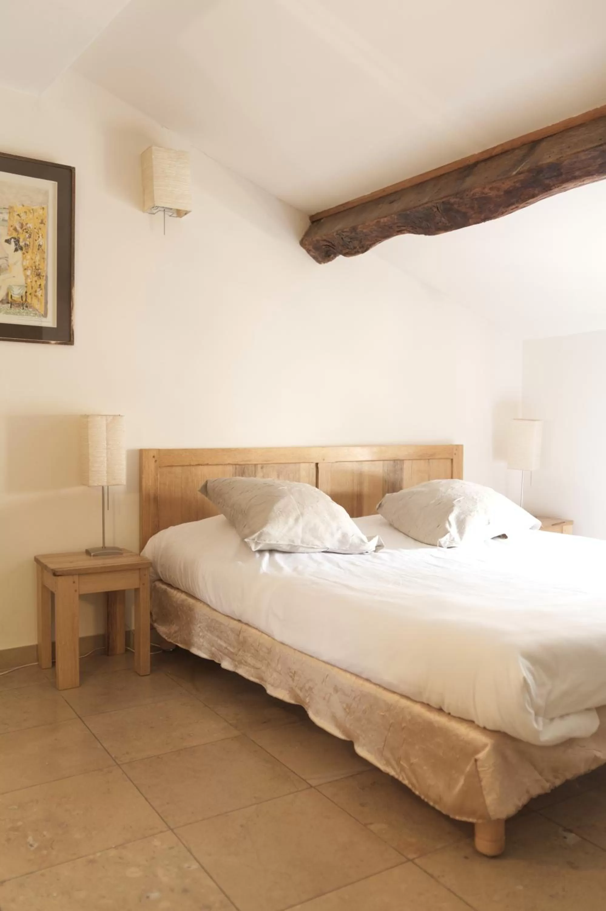 Bed in Hôtel la Fête en Provence