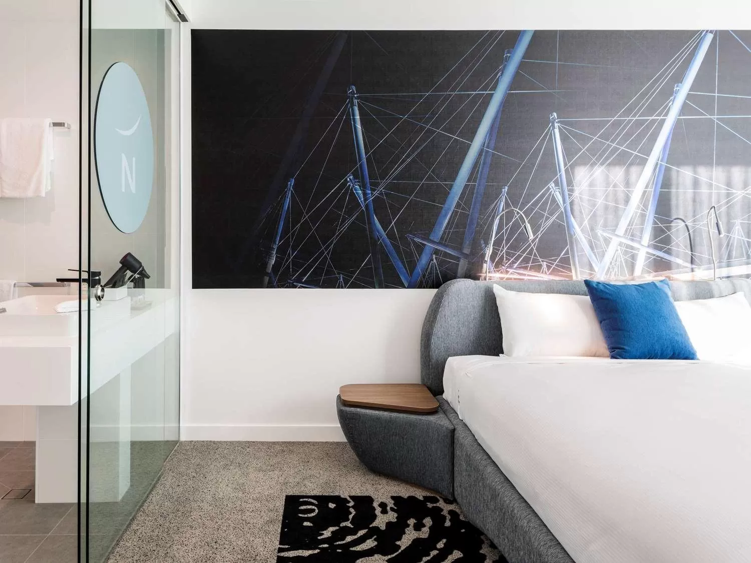 Bathroom, Bed in Novotel Brisbane South Bank