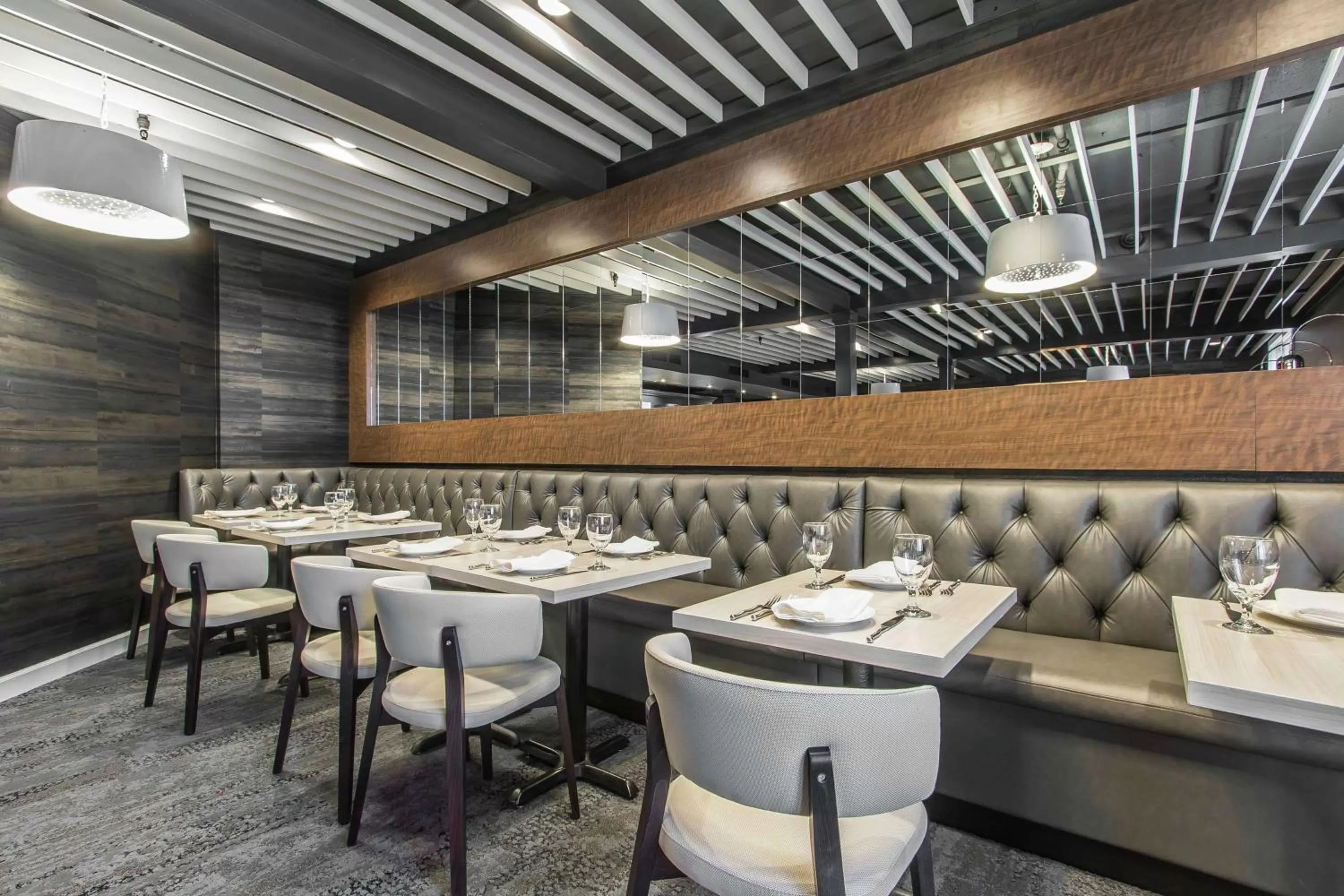 Restaurant/places to eat in The Burgundy Hotel, Tapestry Collection by Hilton