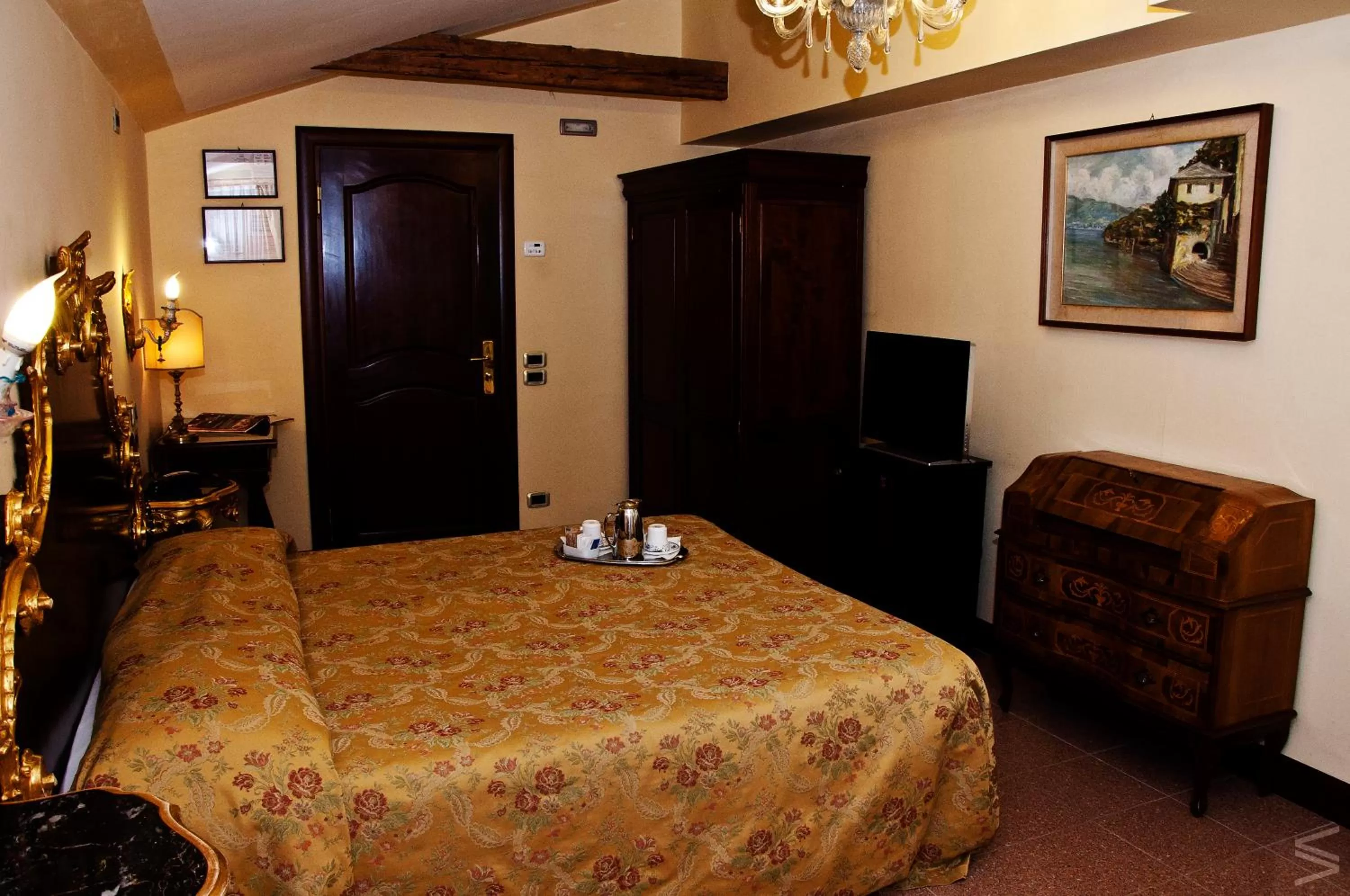 Photo of the whole room, Bed in Residenza d'Epoca San Cassiano