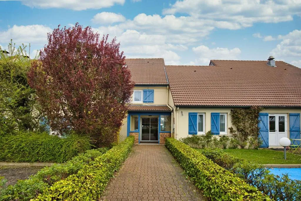 Property building in Sure Hotel by Best Western Plaisir