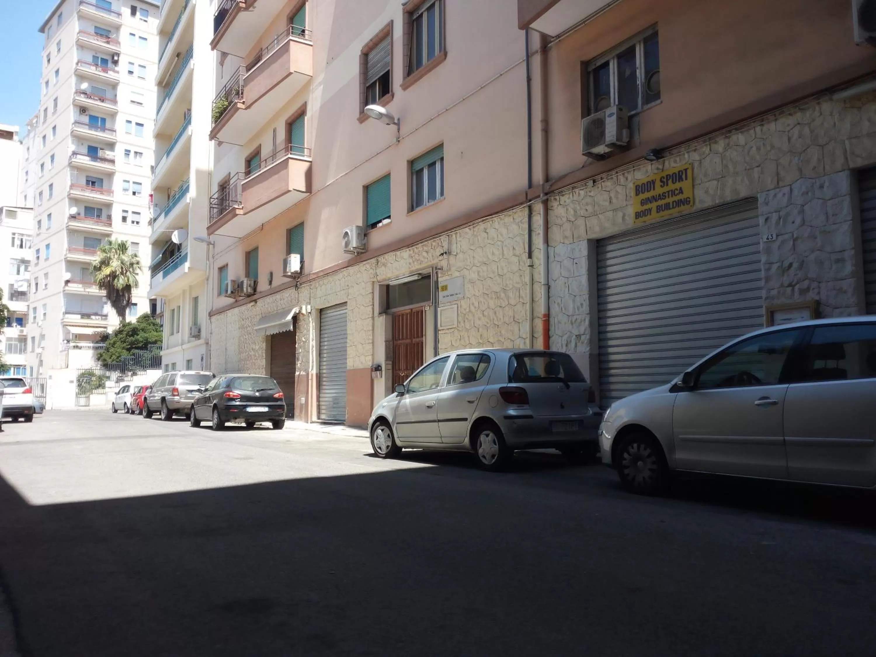 Property building in Ajana Rooms by Accomodo