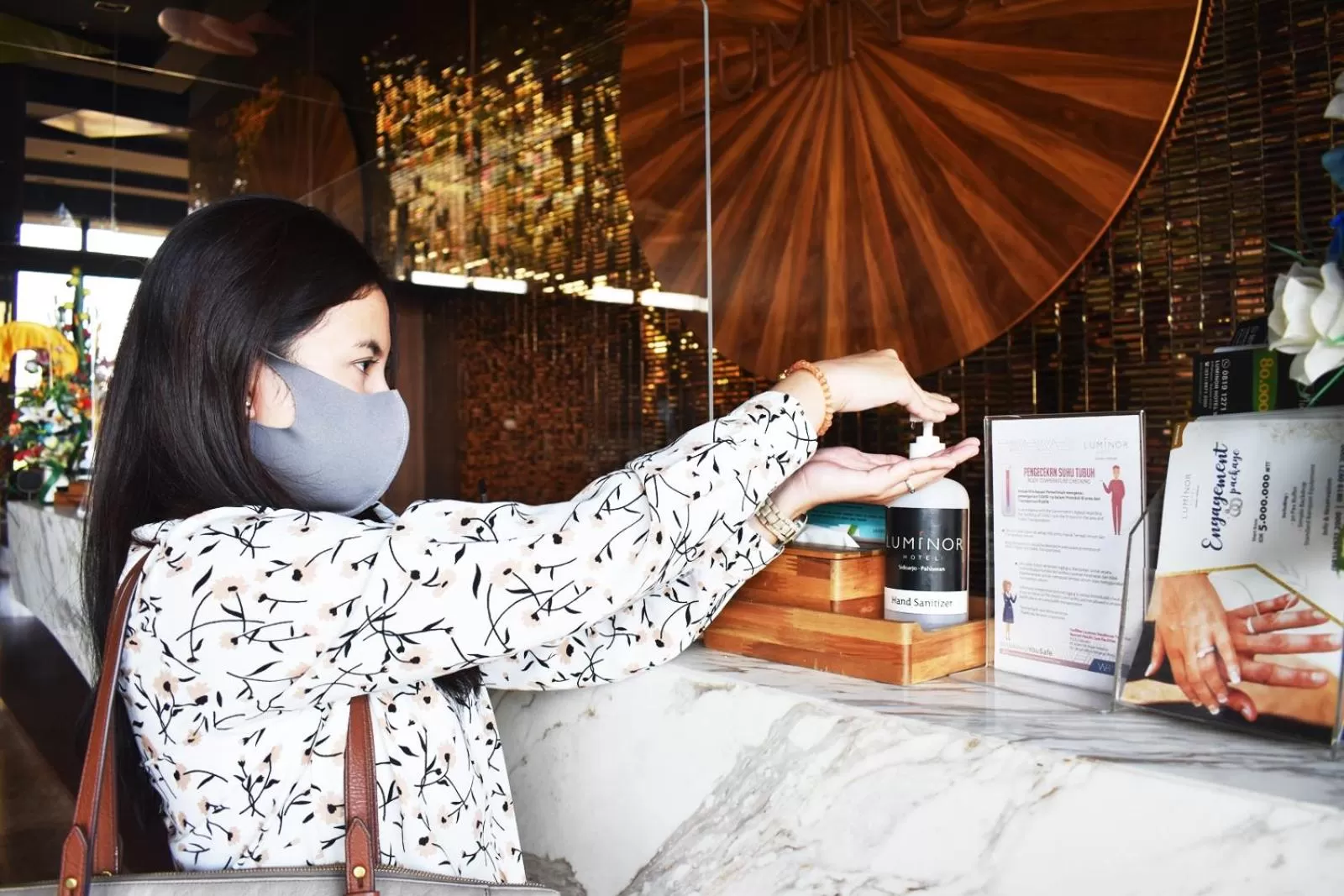 Lobby or reception in Luminor Hotel Airport Sidoarjo By WH , Best Choice and Strategic Location with a Rooftop area in Town