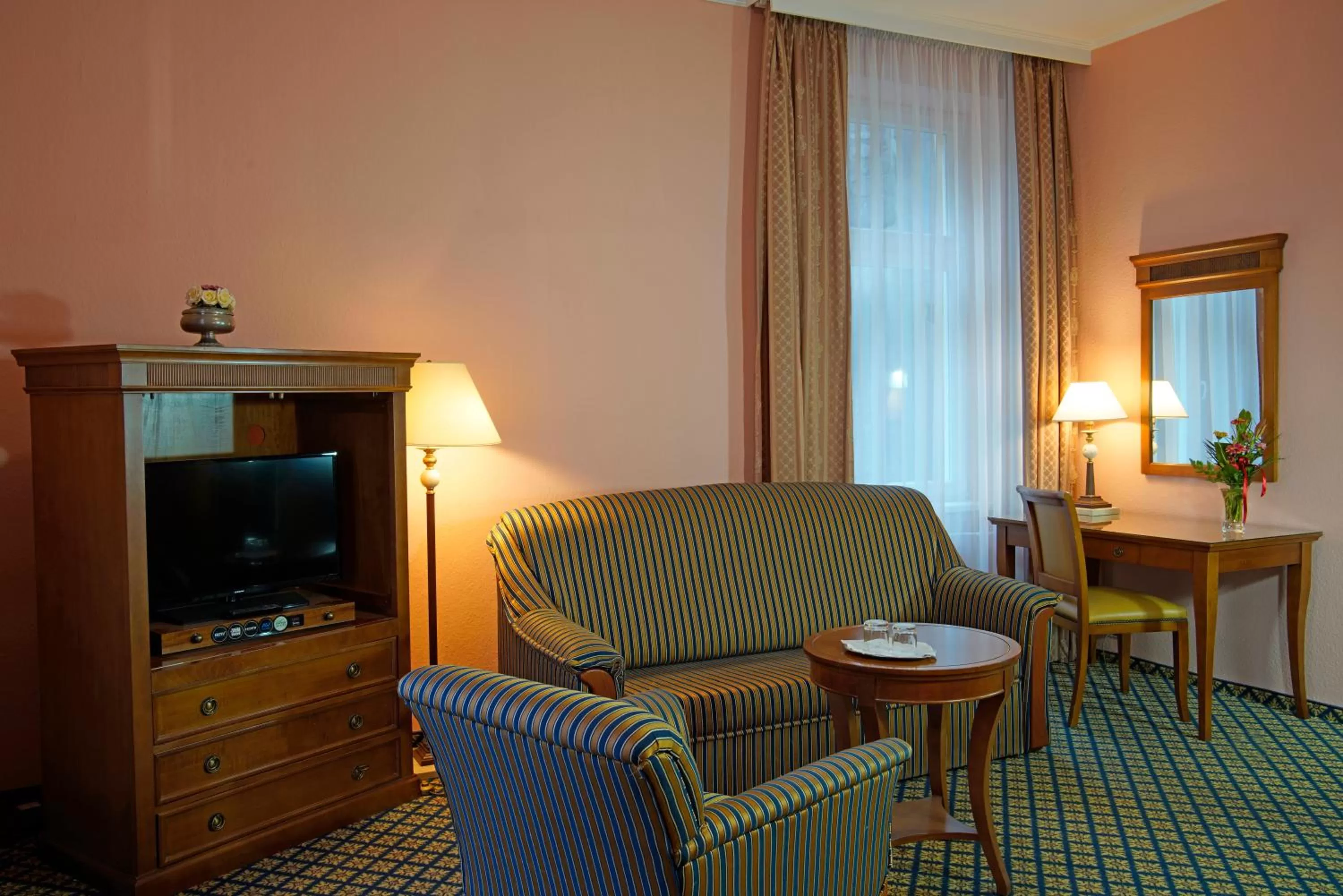 TV and multimedia in Hotel Villa Lauretta