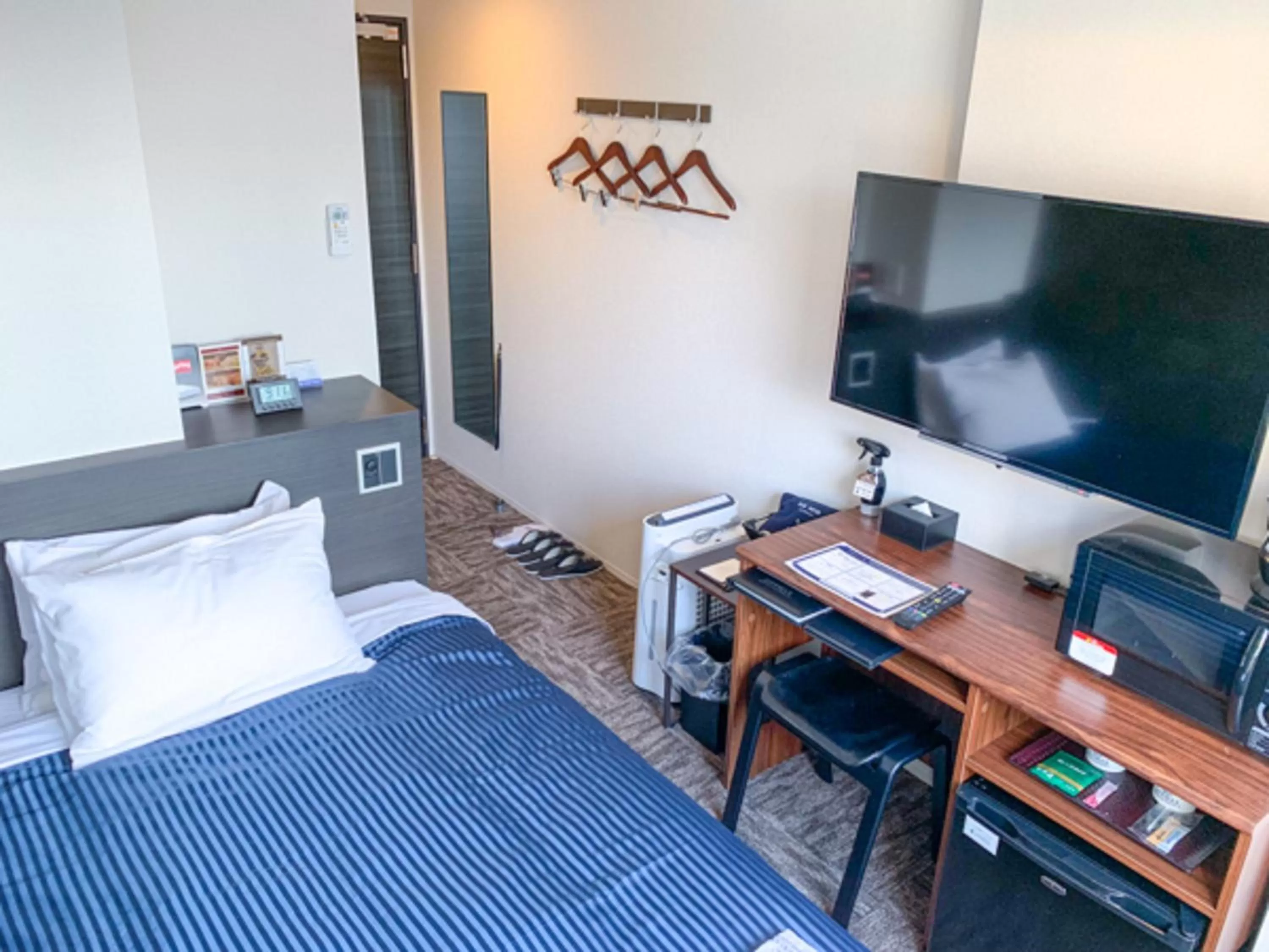 Bed in HOTEL LiVEMAX Shinjuku Kabukicho