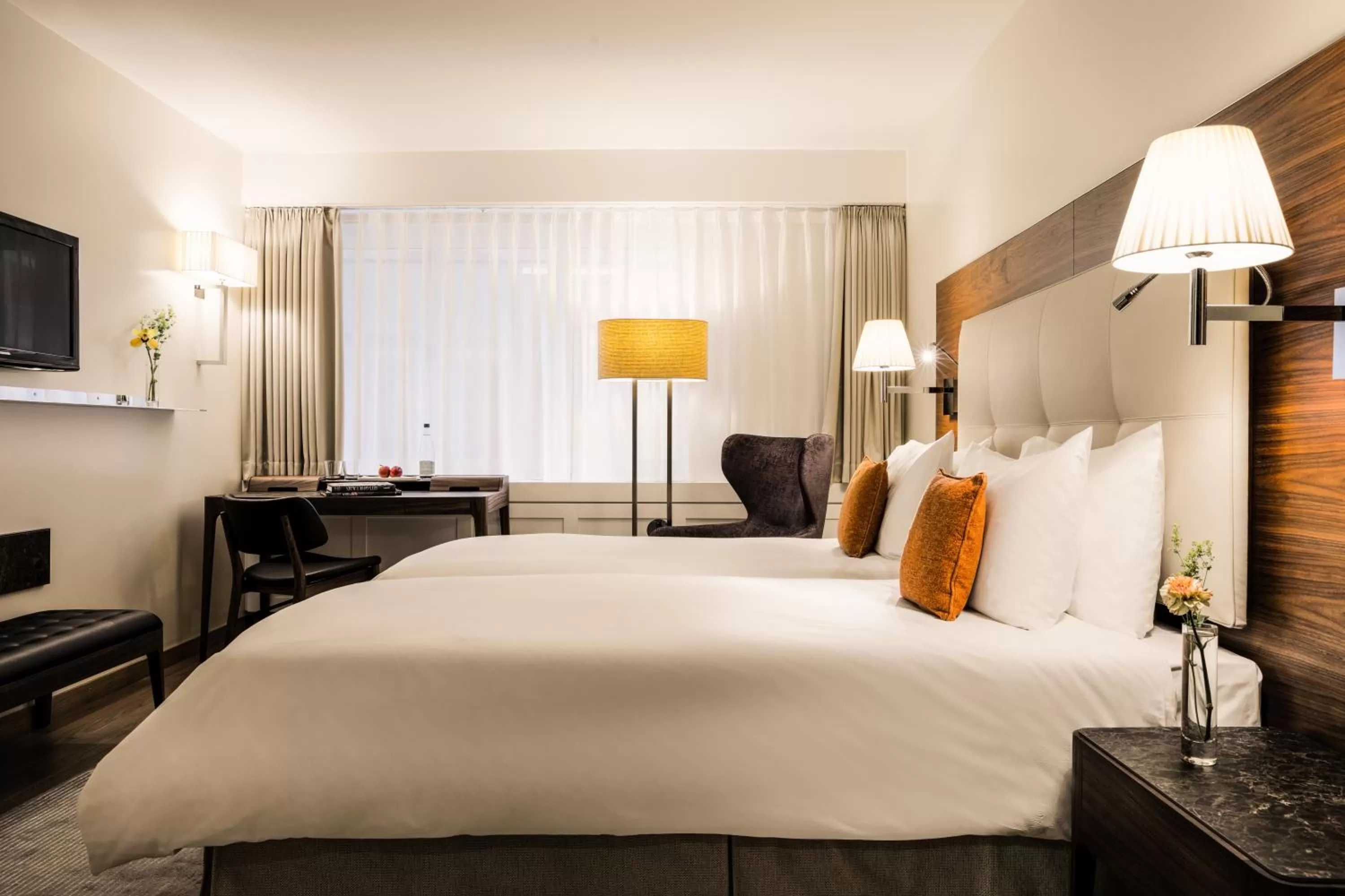 Photo of the whole room, Bed in Hotel Astoria