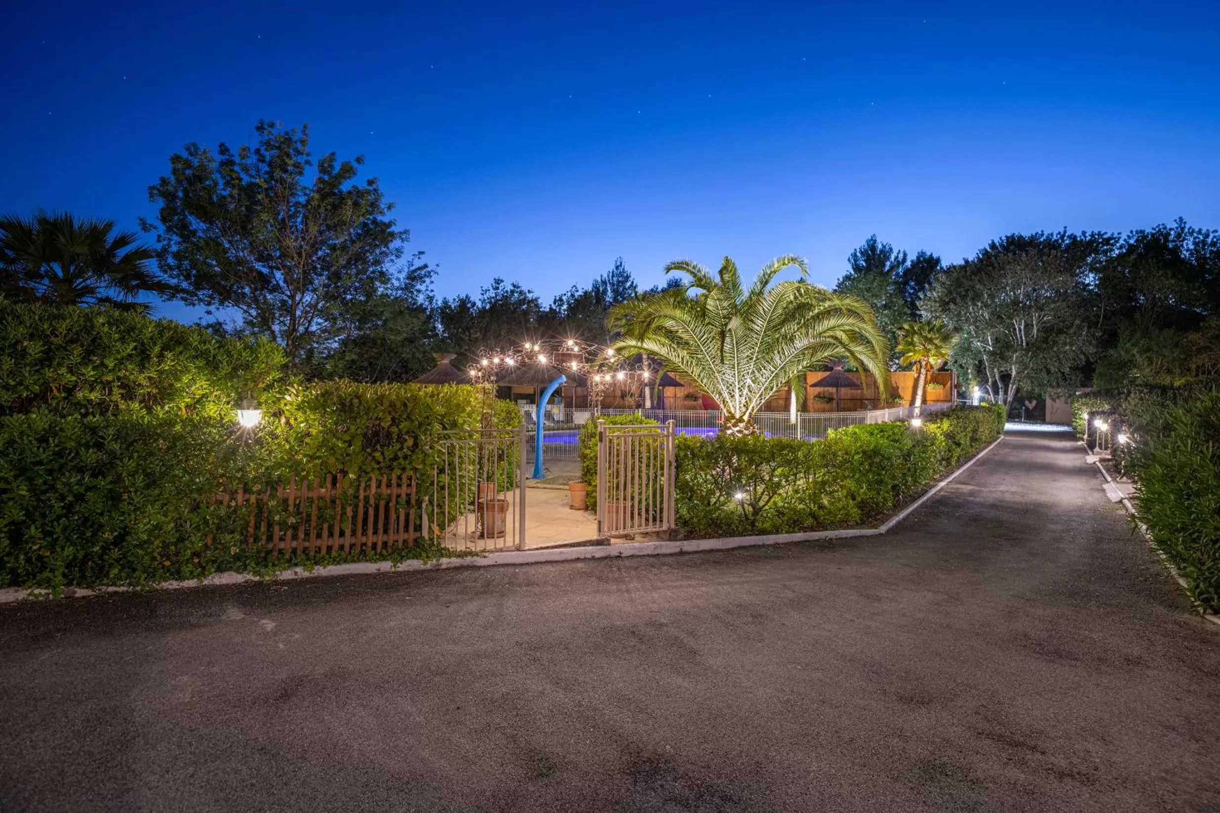 Property building in Les Bastides Saint Paul