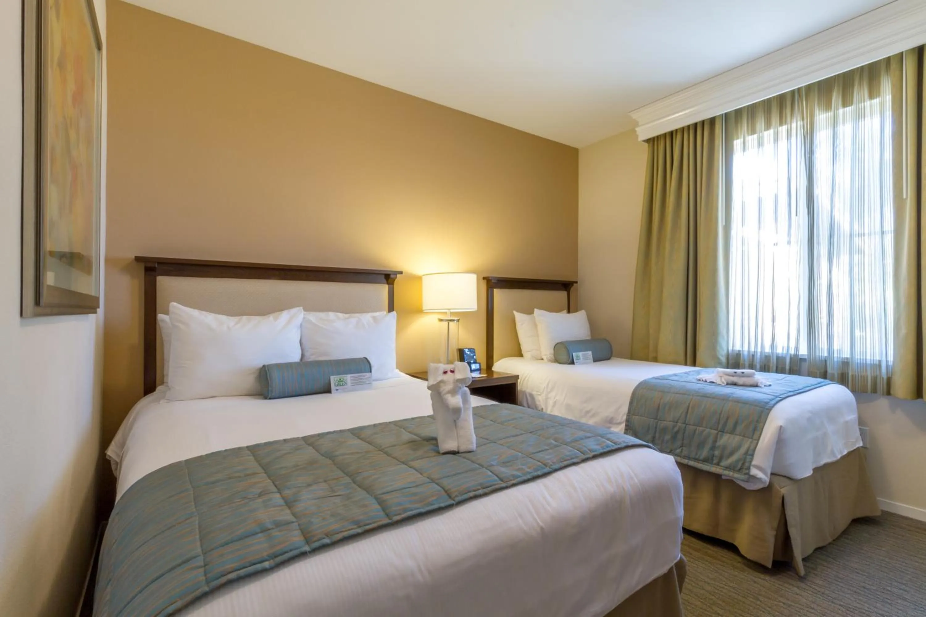 Bed in Grand Pacific Palisades Resort