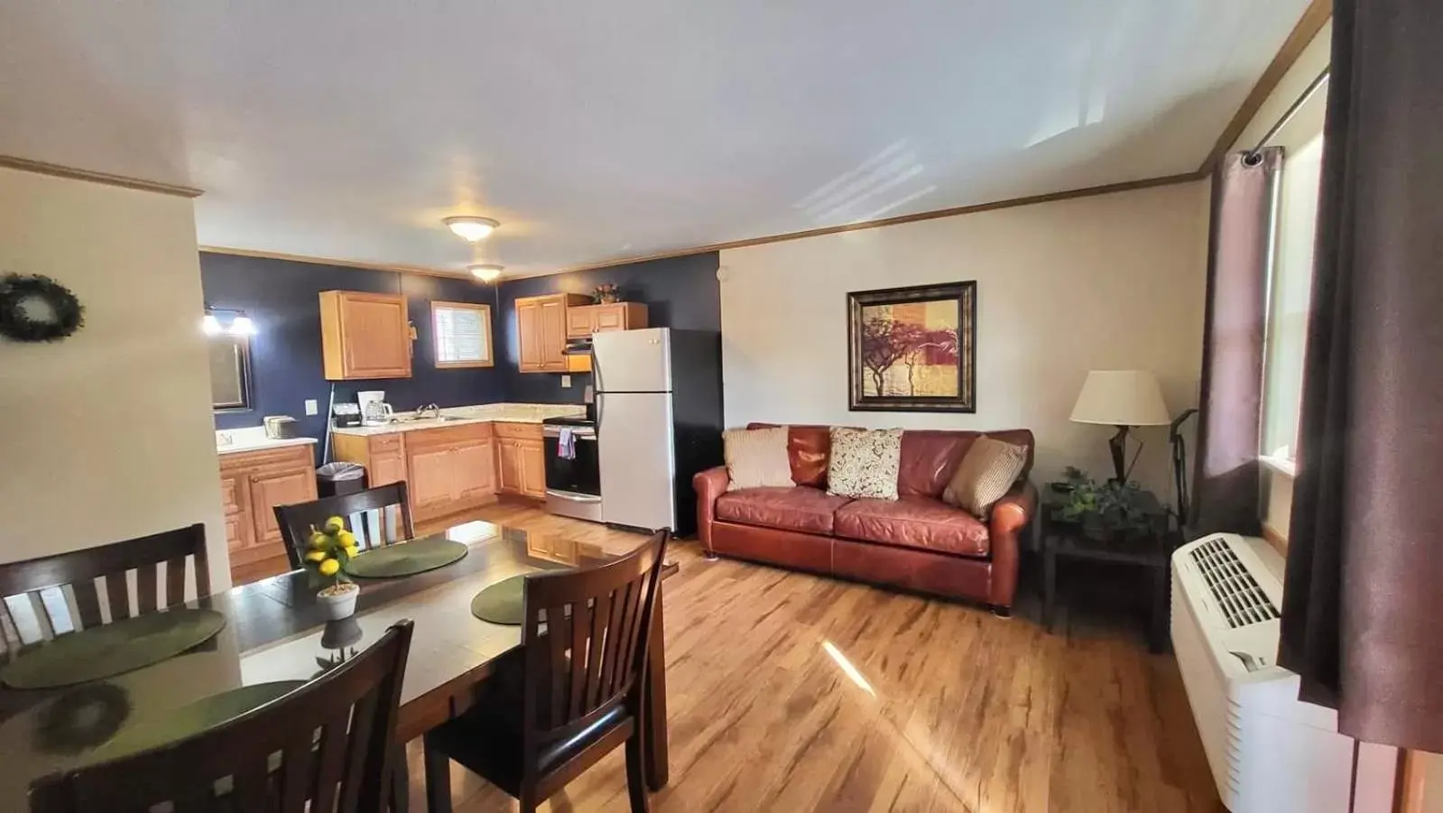 Family Two-Bedroom Suite in Hunter's Friend Resort on Indian Point Family Two-Bedroom Suite in Hunter's Friend Resort on Indian Point