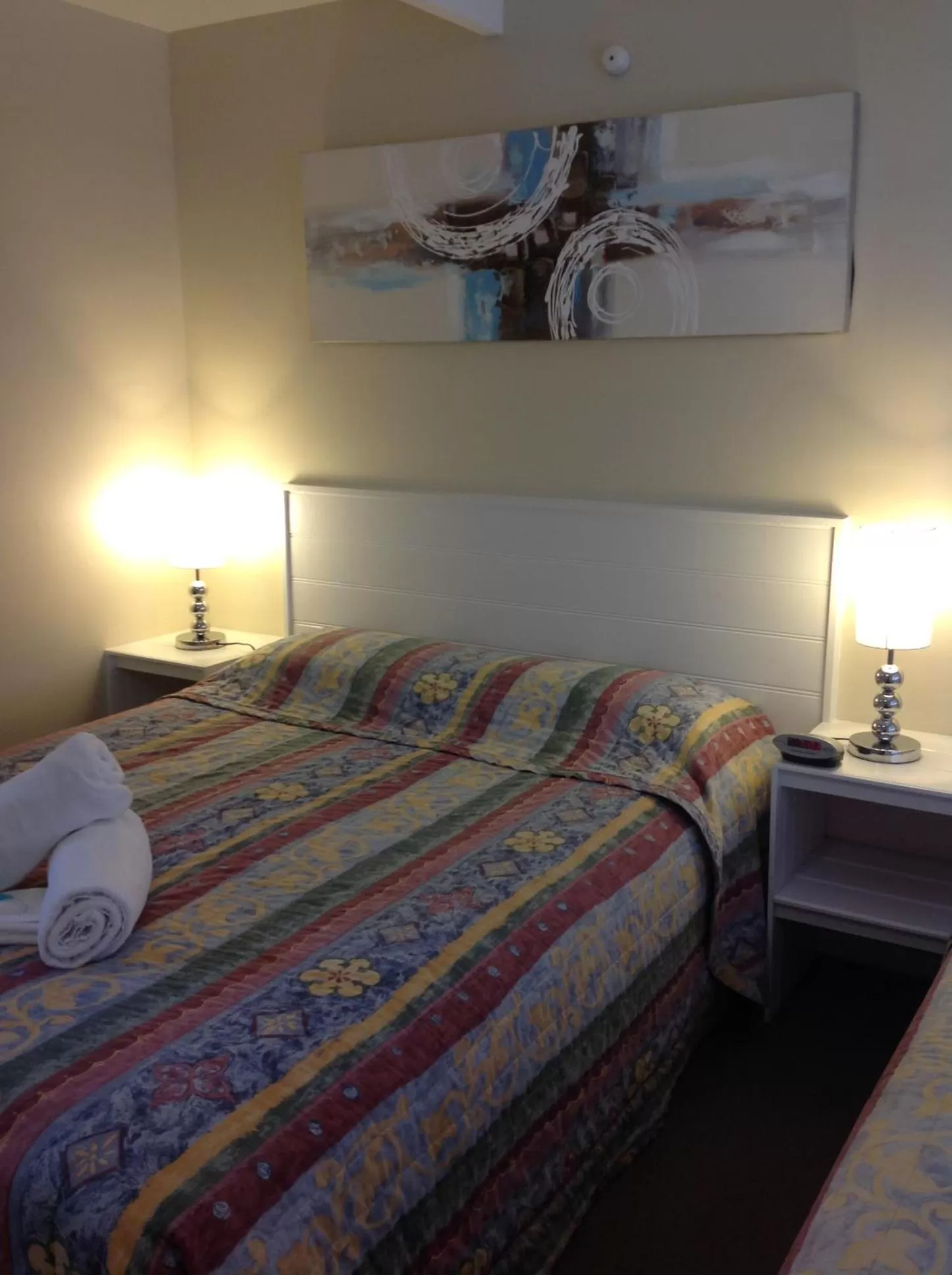 Bed in Motel Farnboro