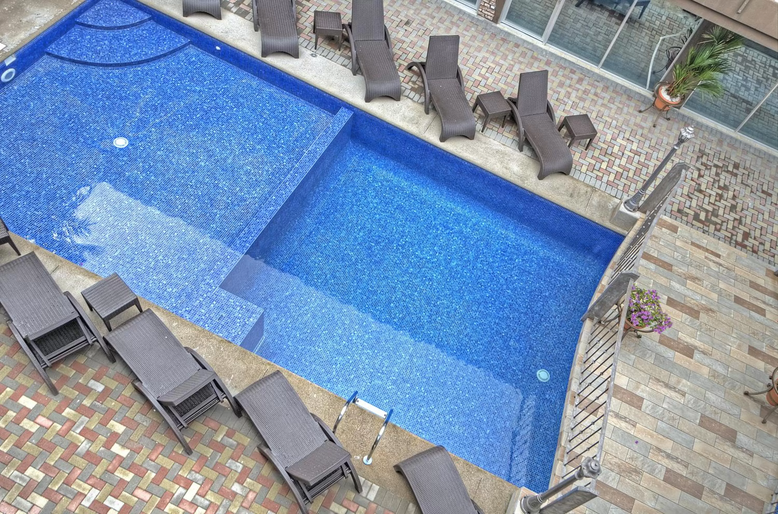 Swimming pool in Beachfront Hotel Tramonto