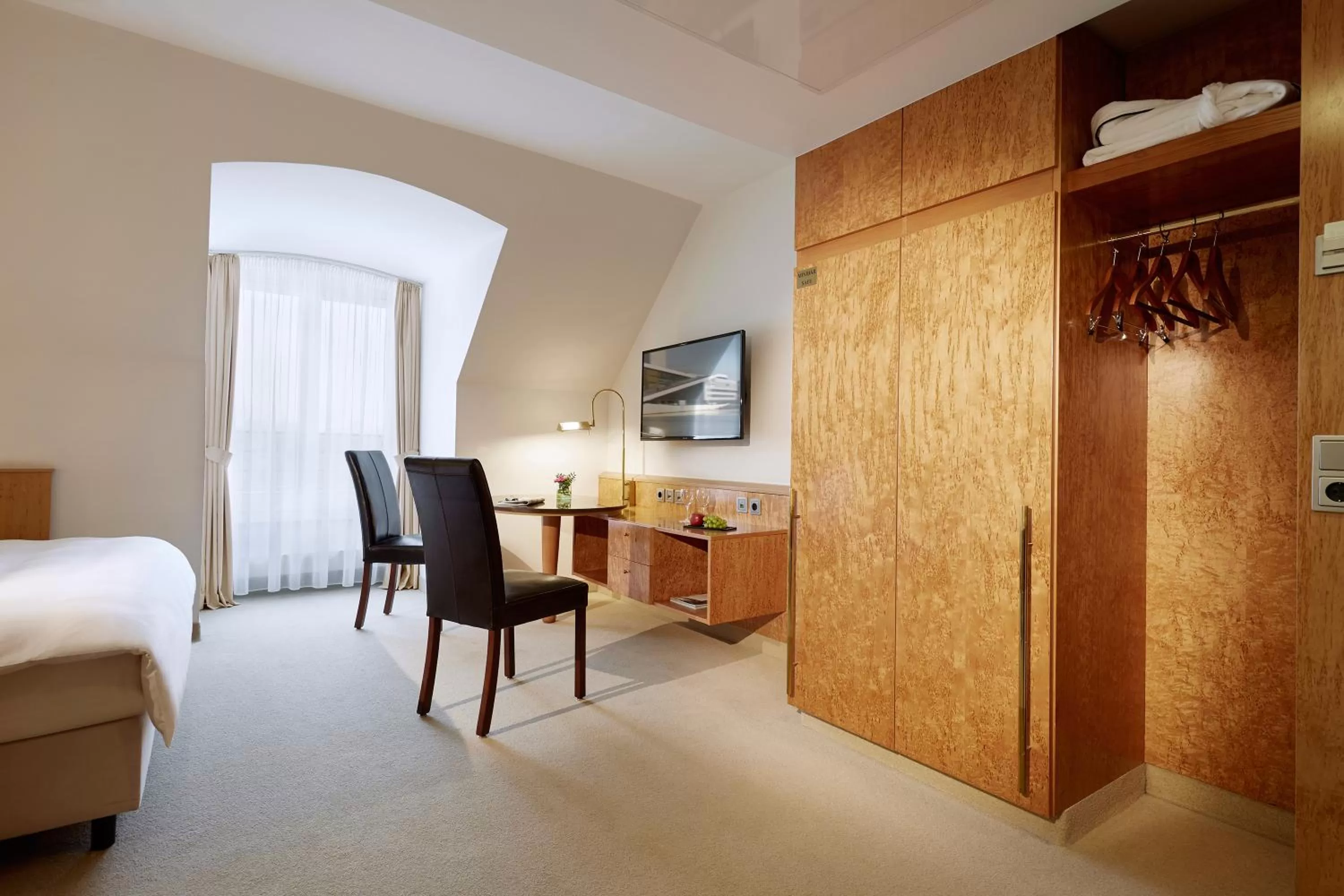 Photo of the whole room, Bed in Lindner Hotel Dusseldorf Airport, part of JdV by Hyatt