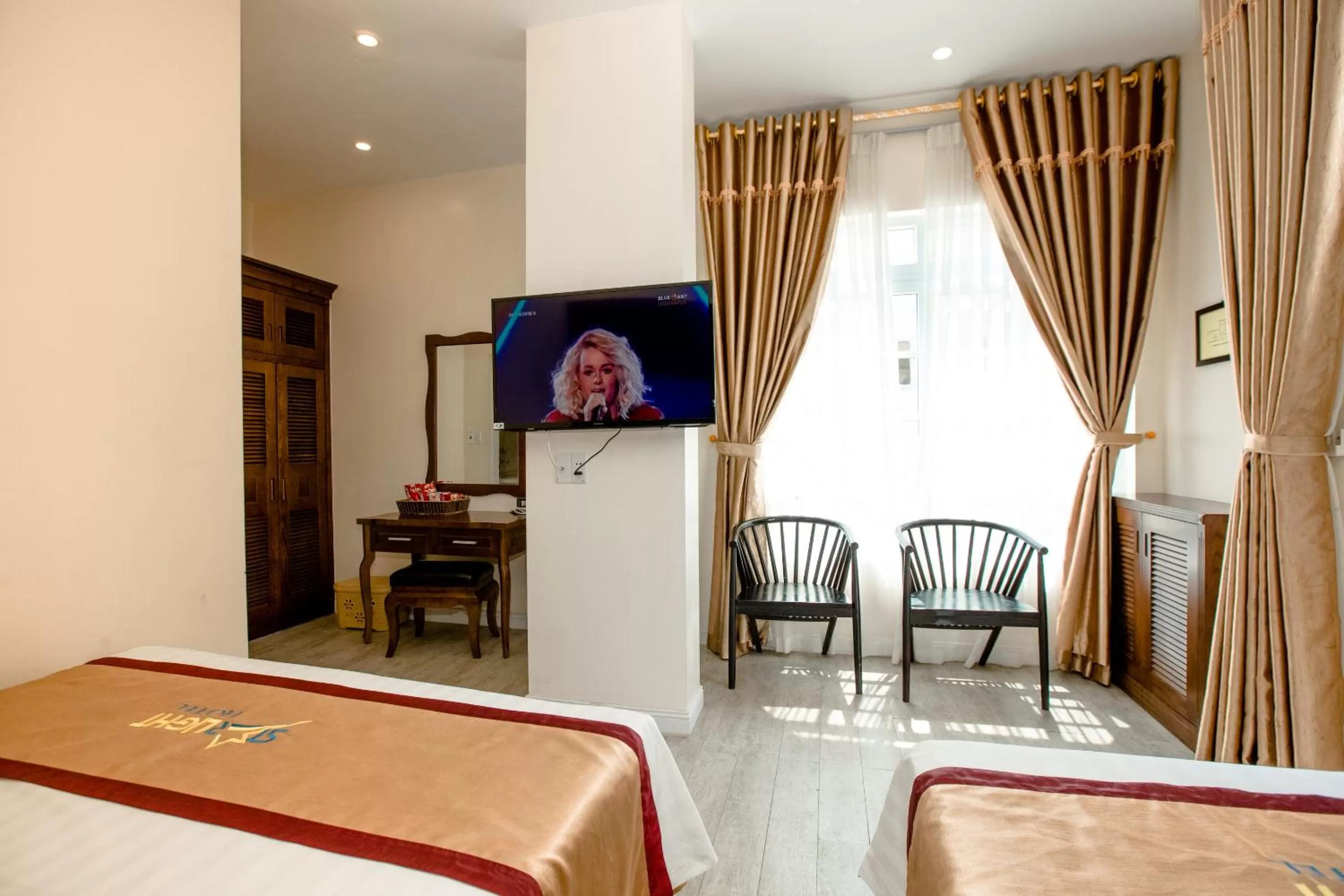 TV/Entertainment Center in HaLong Starlight Inn & Travel