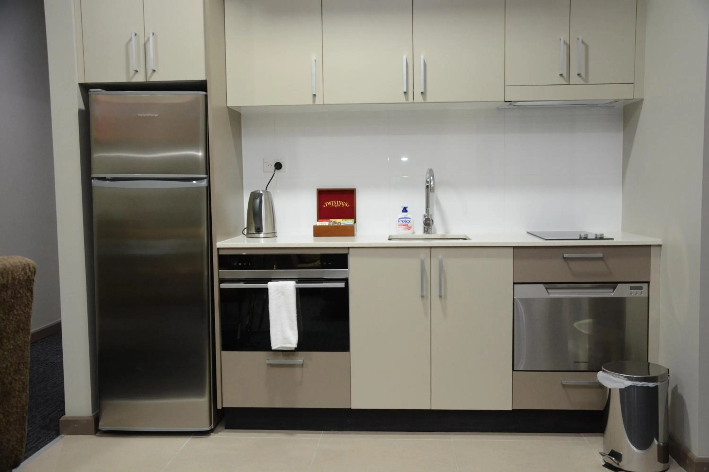 Kitchen or kitchenette in Ratsun Nadi Airport Apartment Hotel
