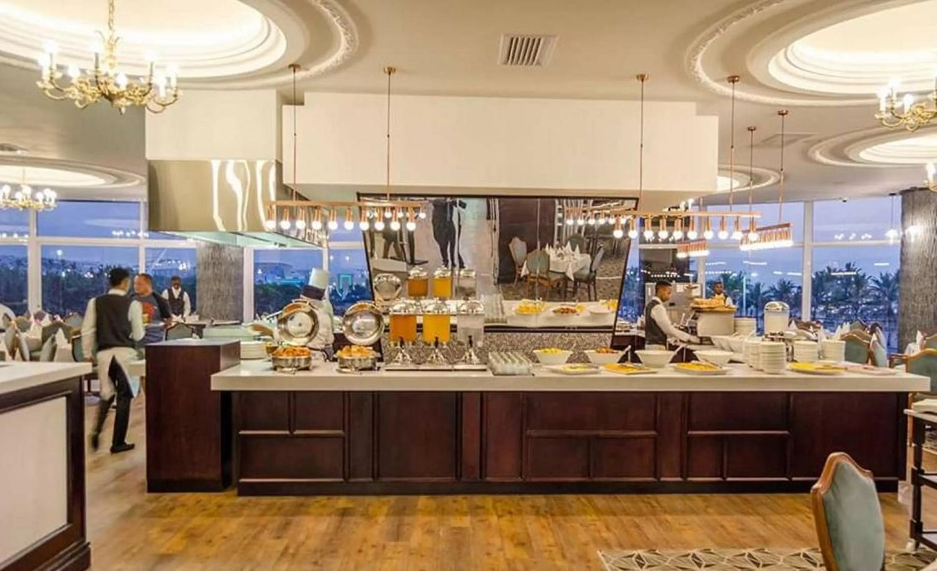 Restaurant/places to eat in Blue Waters Hotel